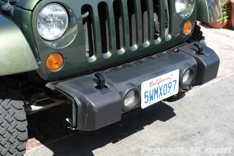 Jeep Gladiator Anybody try to do this mod but on a JL/JT plastic bumper? DSC03611 copy