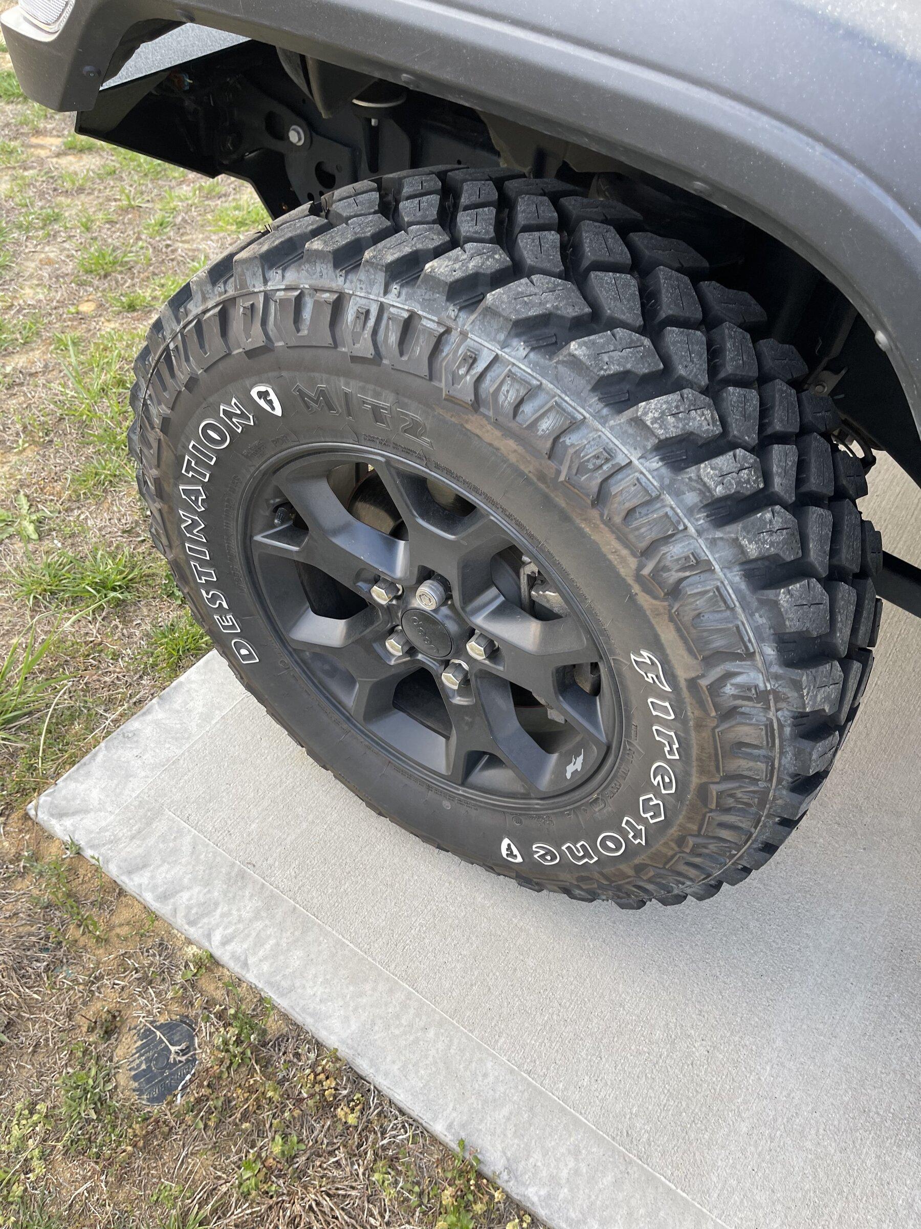 Jeep Gladiator Five 255/75R17 Firestone Destination M/T2 67E5E544-8167-4F8A-ACDF-8B6564906D43