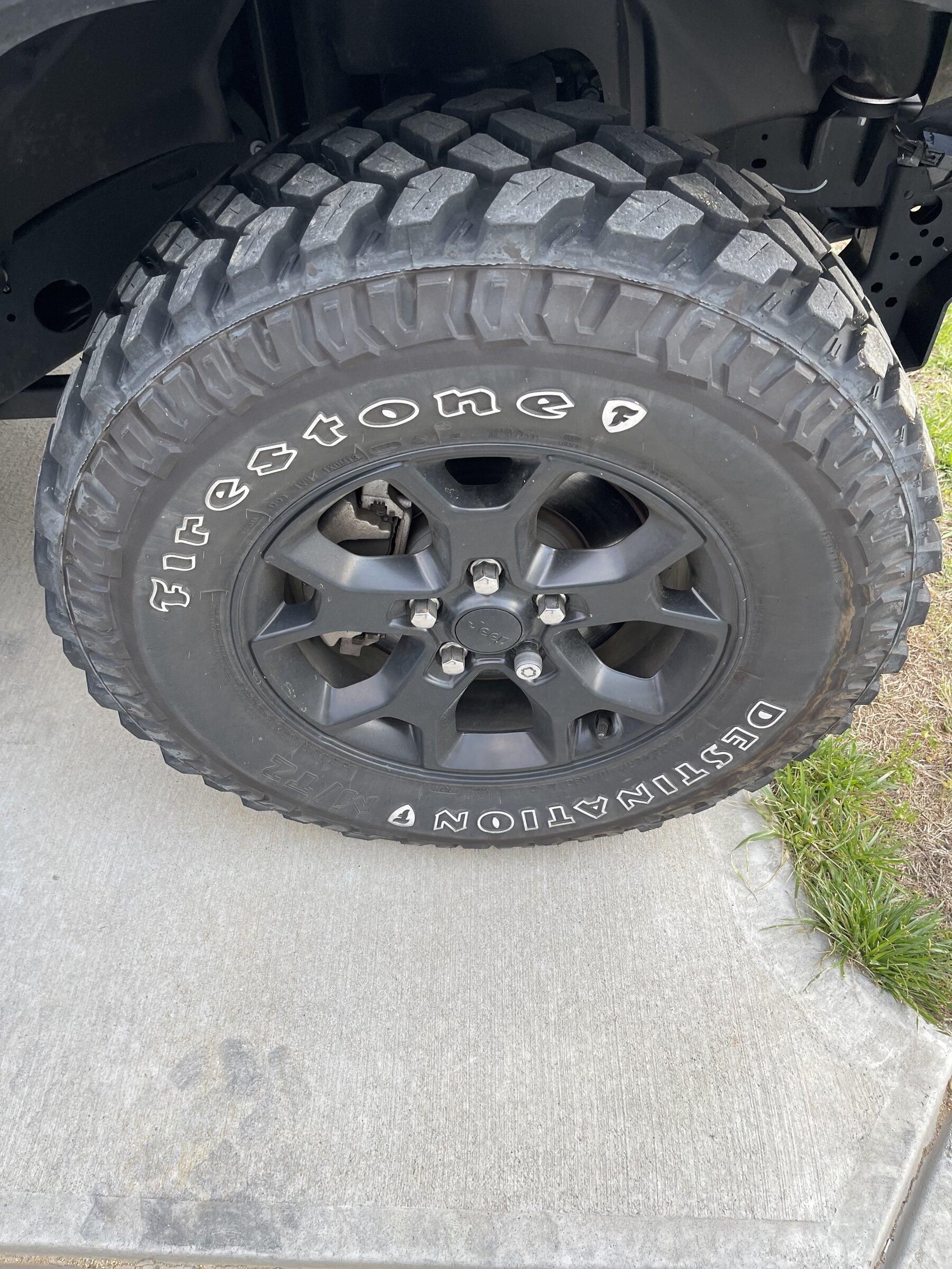 Jeep Gladiator Five 255/75R17 Firestone Destination M/T2 8346F448-9139-49CB-8C3D-B8420BA5CA11
