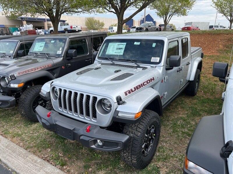 Jeep Gladiator SILVER ZYNITH Gladiator JT Club 80DB0DFF-7902-4C4B-8592-46479D2EF743