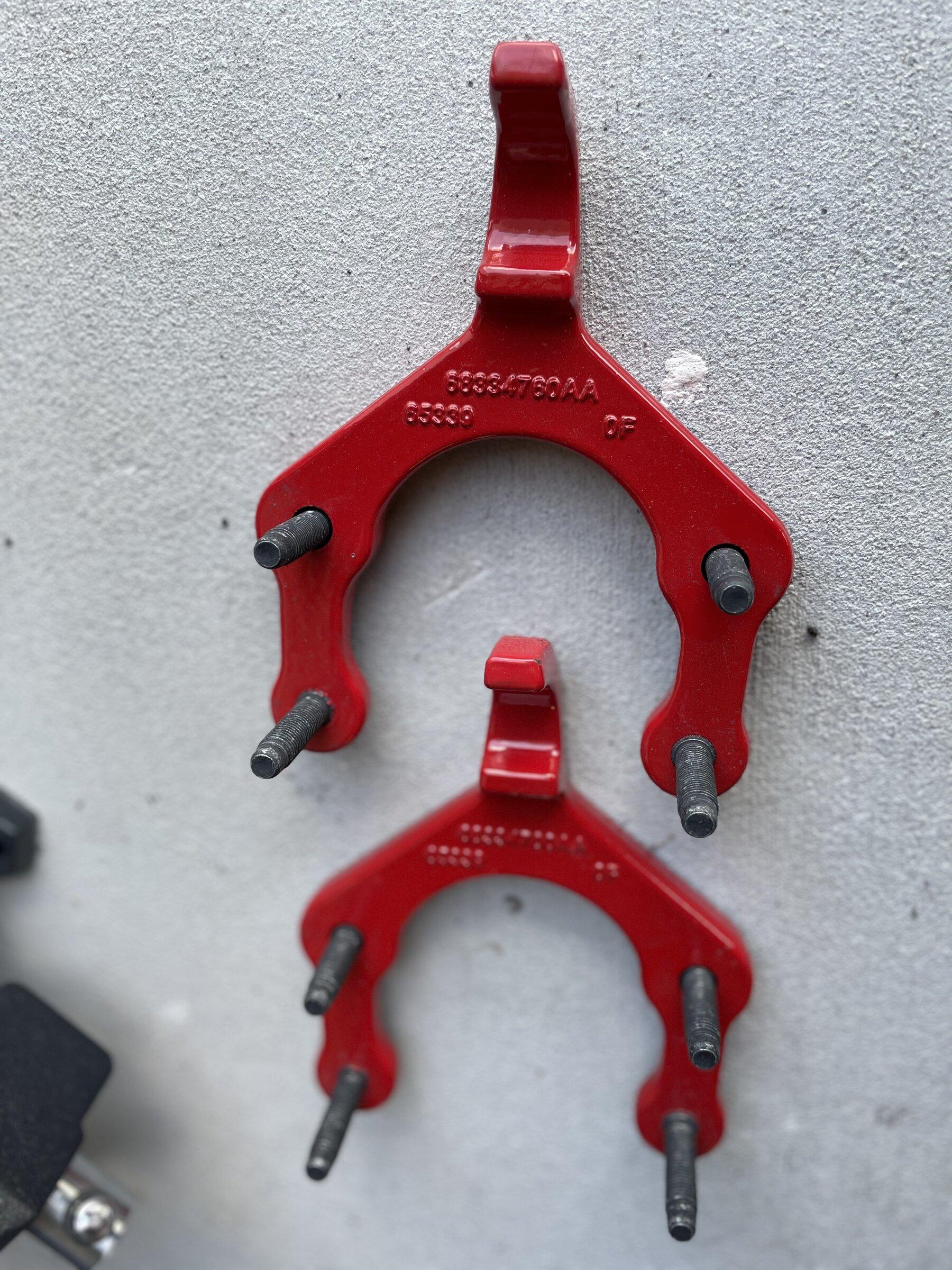 Jeep Gladiator Red front tow hooks 7C990010-BB30-4D15-A94D-C7DF8AC1893A