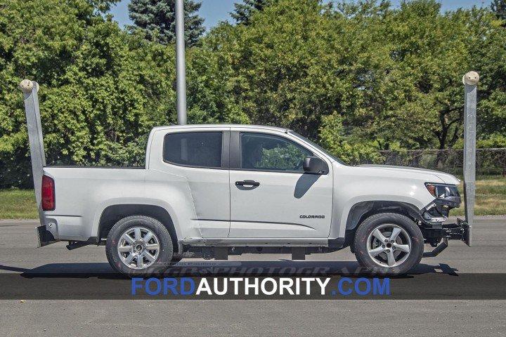 Jeep Gladiator Bronco Test Mule dressed in... Chevy? Unibody-Chevrolet-Colorado-Mule-at-Ford-Development-Center-002-720x480