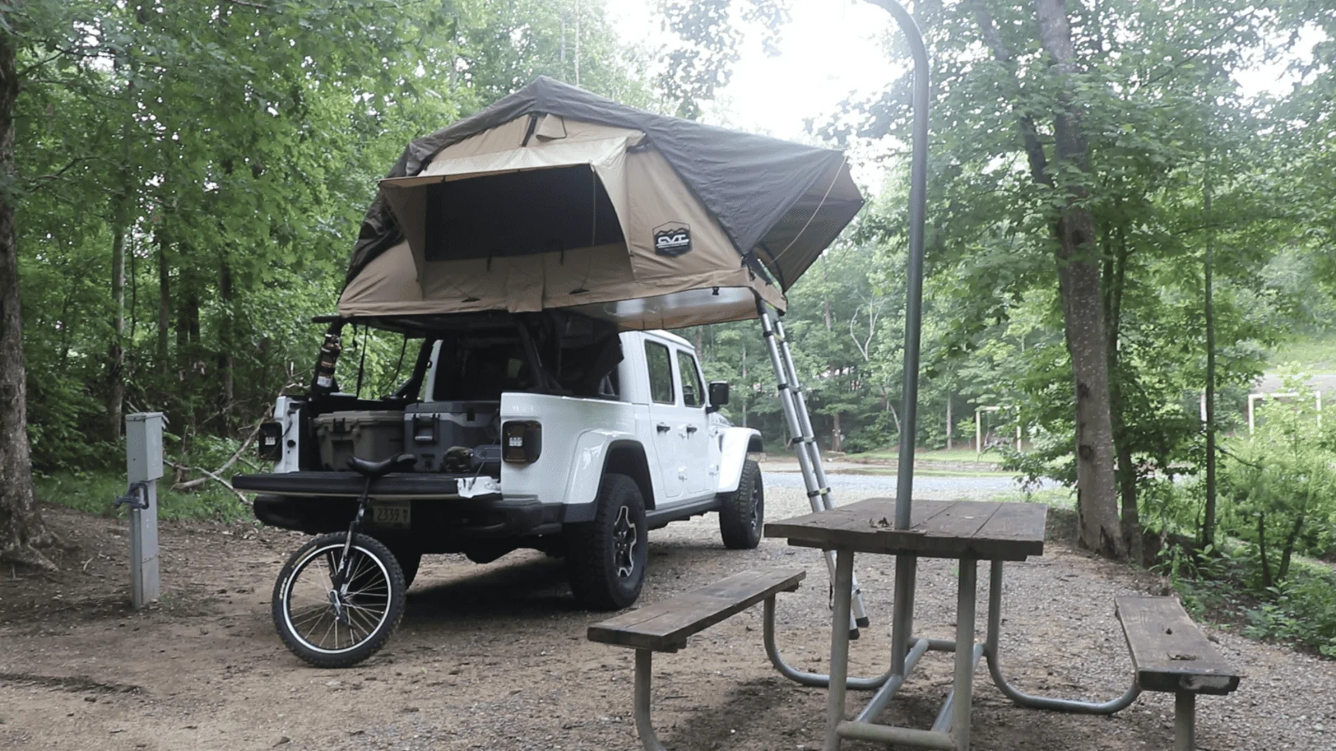 Jeep Gladiator Yakima Overhaul HD w/ CVT Tent 860C485F-0C1B-4E5D-8C50-1E434D079A31