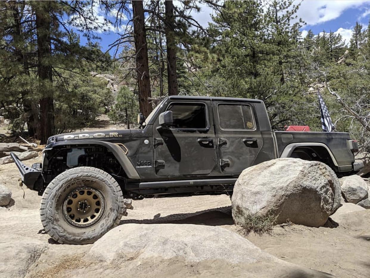 Jeep Gladiator BLACK Gladiator JT Club E0E304F6-F261-4E5D-A20D-DF33A231CE0D