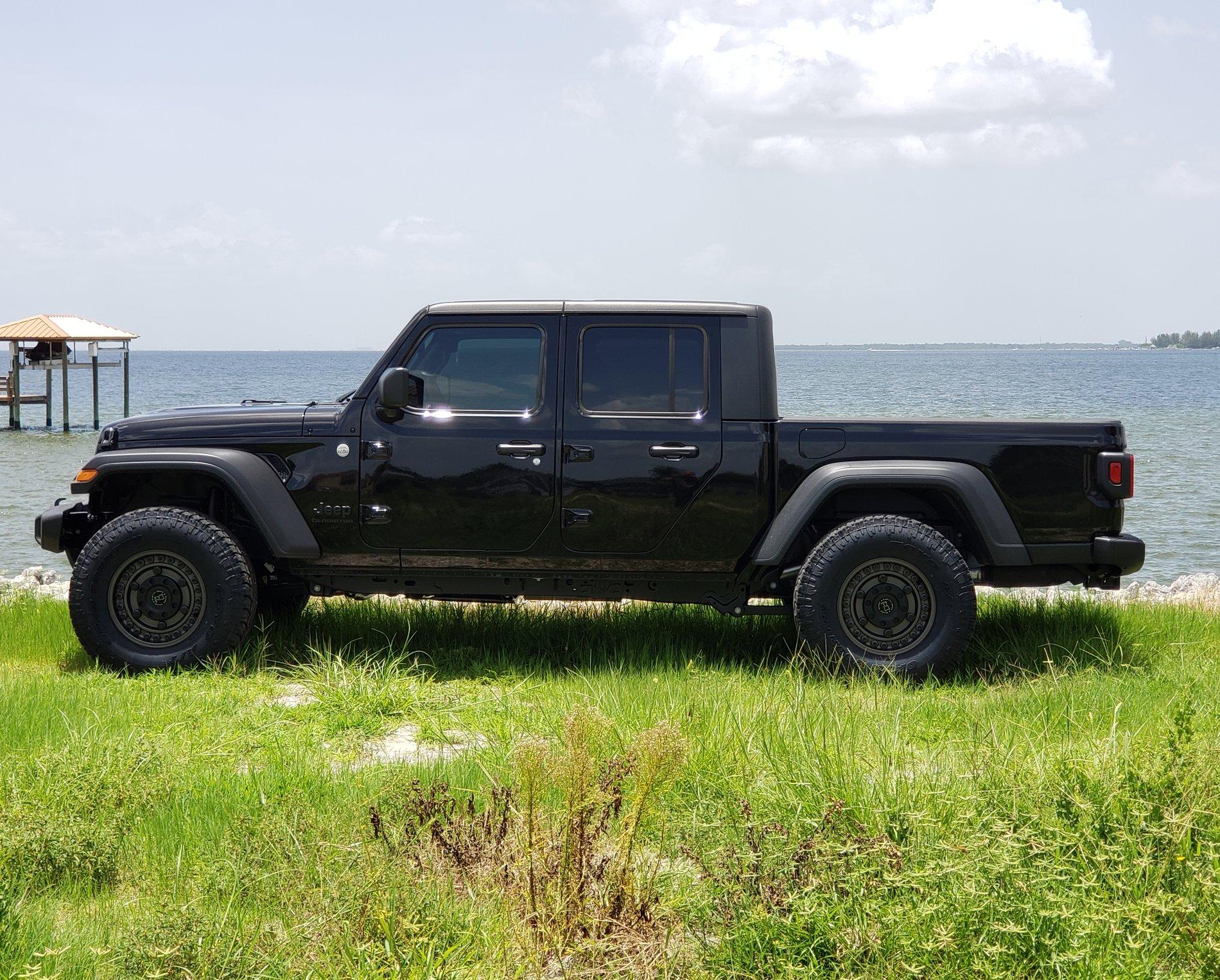 Jeep Gladiator Black on Black Gladiator 20190714_140011