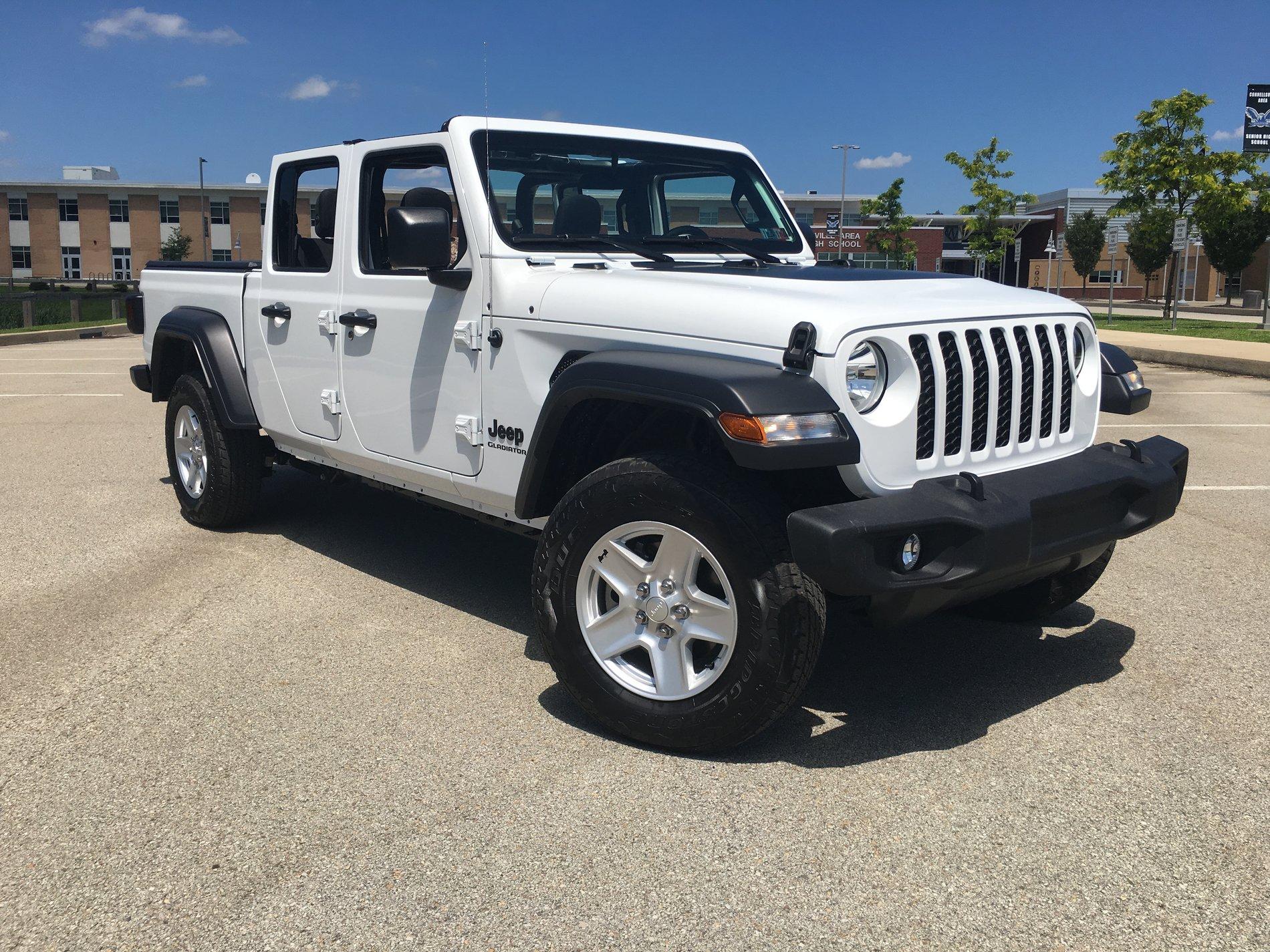 Jeep Gladiator BRIGHT WHITE Gladiator JT Club B1ED5369-2C02-4782-817C-D8145CDA08E7