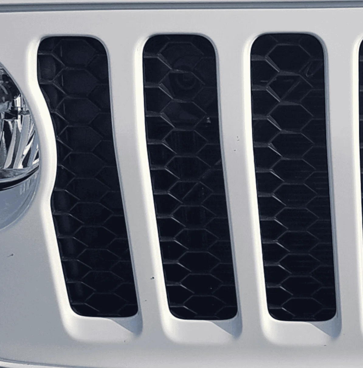 Jeep Gladiator Both sides of sport grille blocked off? Why? upload_2019-7-14_20-38-58
