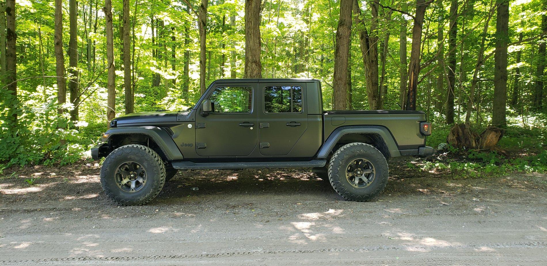 Jeep Gladiator 37's on My Stock Height JT Sport 20190714_124214