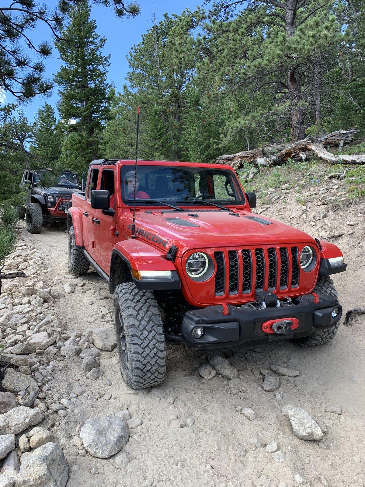 Jeep Gladiator FIRECRACKER RED Gladiator JT Club F9F3AD05-2F56-4694-8B8A-8B2535CAF416