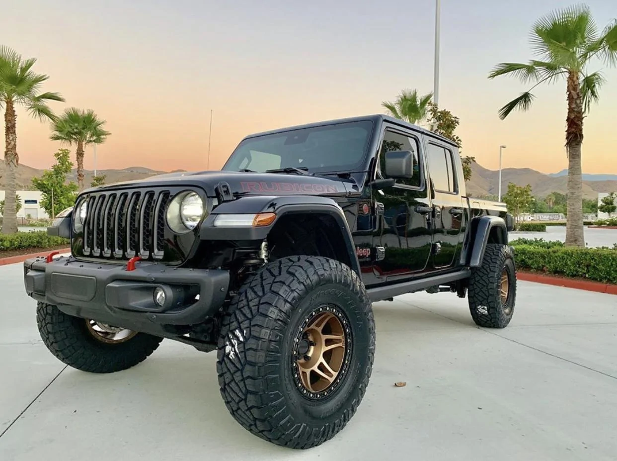 Jeep Gladiator BLACK Gladiator JT Club 2998D77E-4016-490A-B2B3-AD244C7994B1