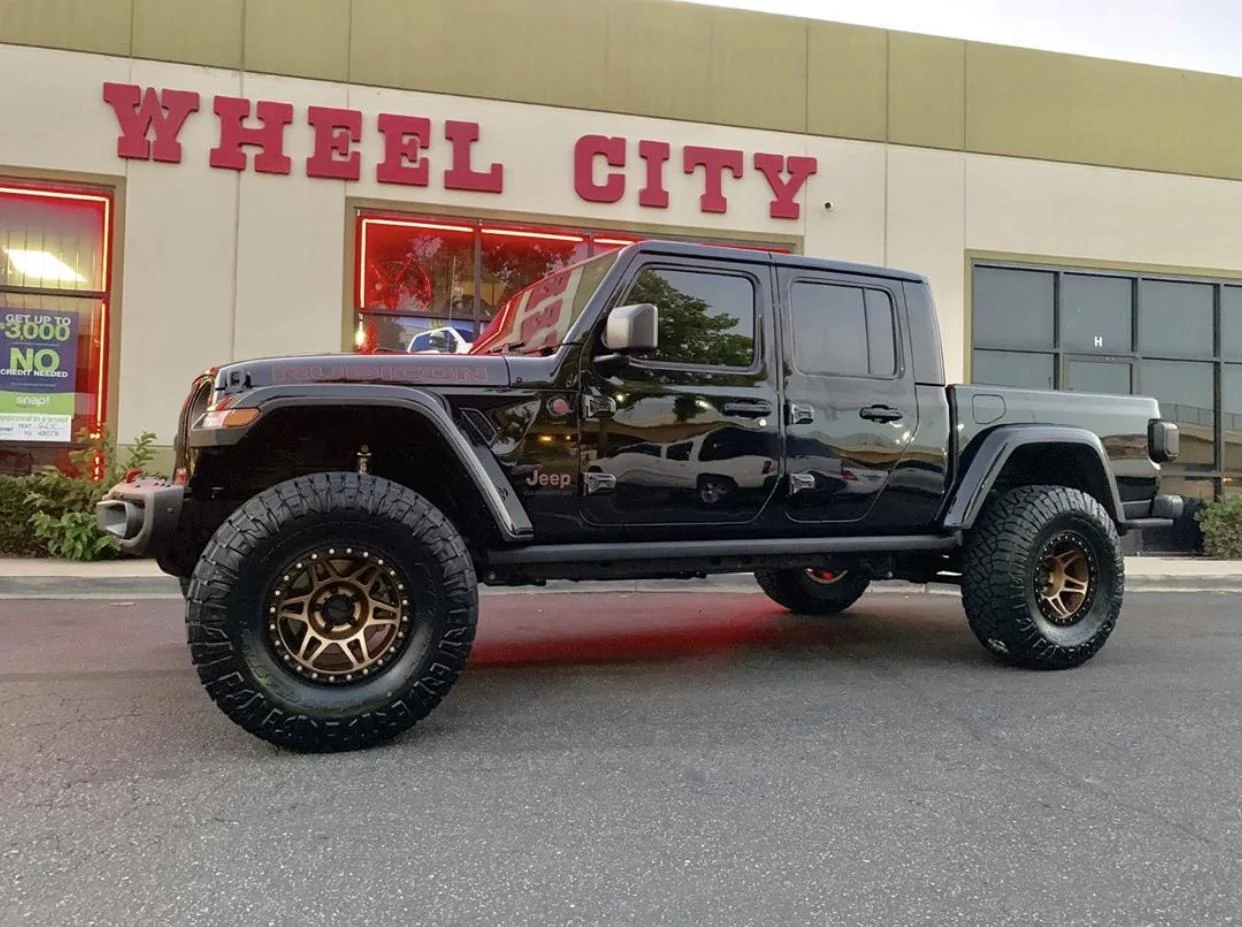Jeep Gladiator BLACK Gladiator JT Club 5FAB74E7-21E5-4F2C-86A3-63CC8DE6D030