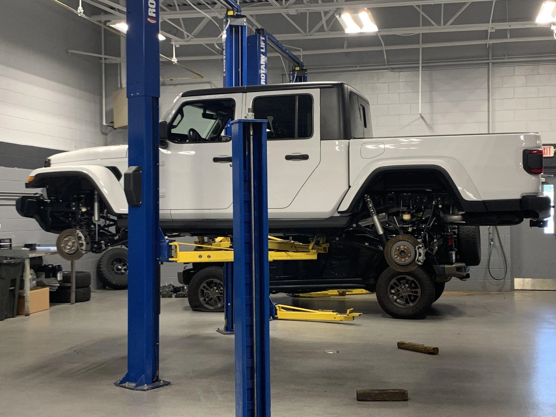 Jeep Gladiator Anyone in the Charlotte area with the 2" mopar lift + 37's? E2371FBC-7EDD-4B87-ABCB-A08E12C28D6F