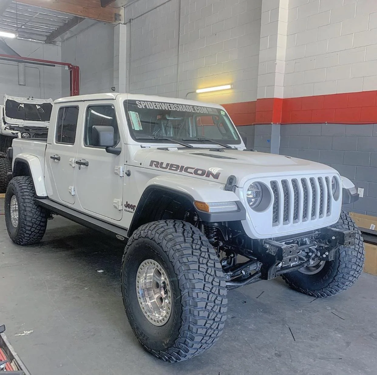 Jeep Gladiator BRIGHT WHITE Gladiator JT Club 911D803A-AC62-453D-BD35-4501BDC9AA4A