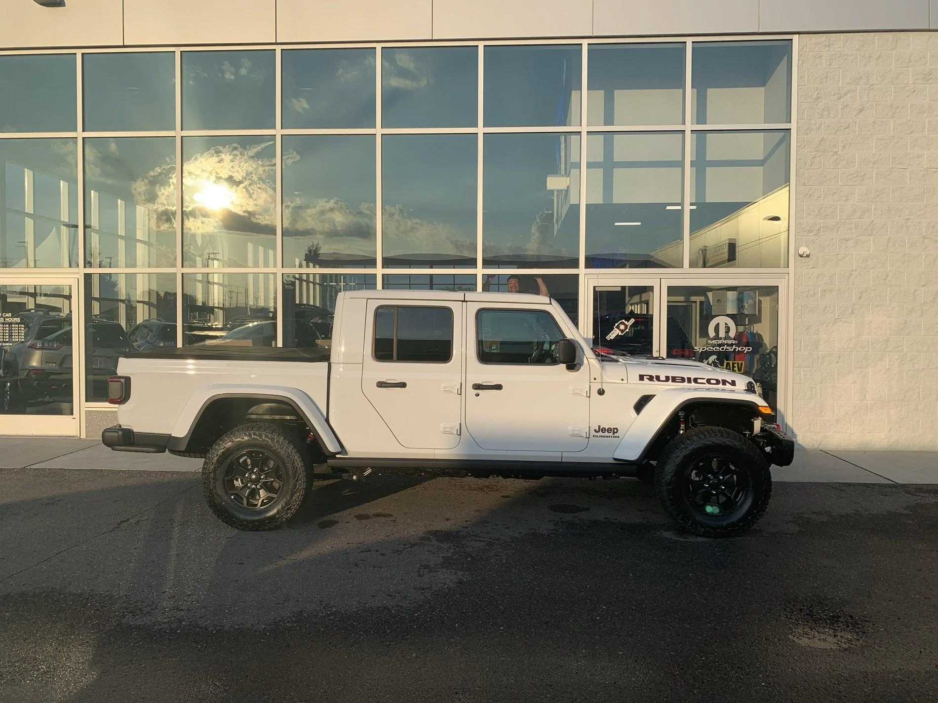 Jeep Gladiator My LE finally arrived, & my kids were super excited! 5B7C6320-1B13-4C4D-B6D8-306B2D77F4CA