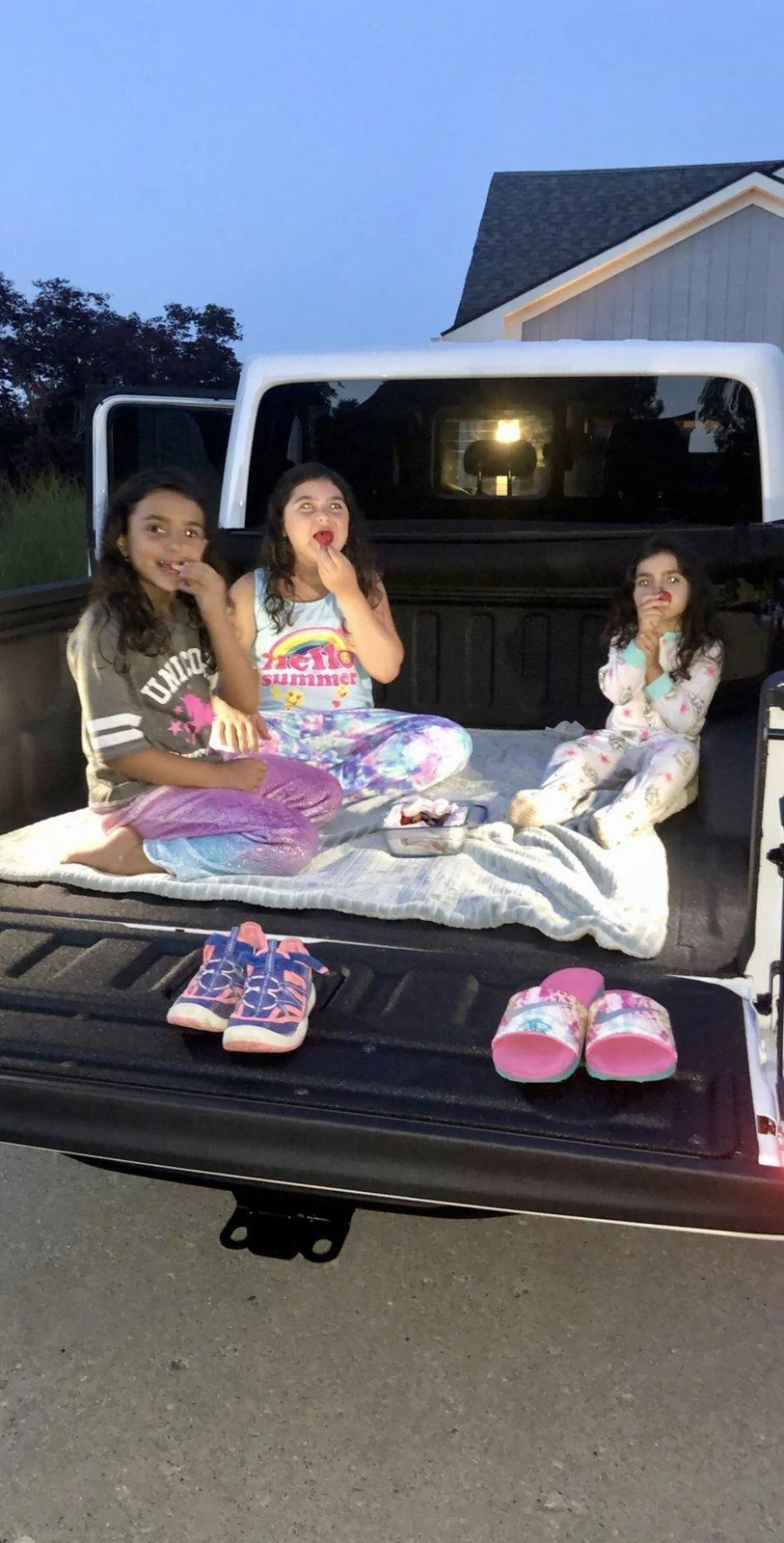 Jeep Gladiator My LE finally arrived, & my kids were super excited! E6BB4AA9-8111-4421-950C-C37AFF3C4DED