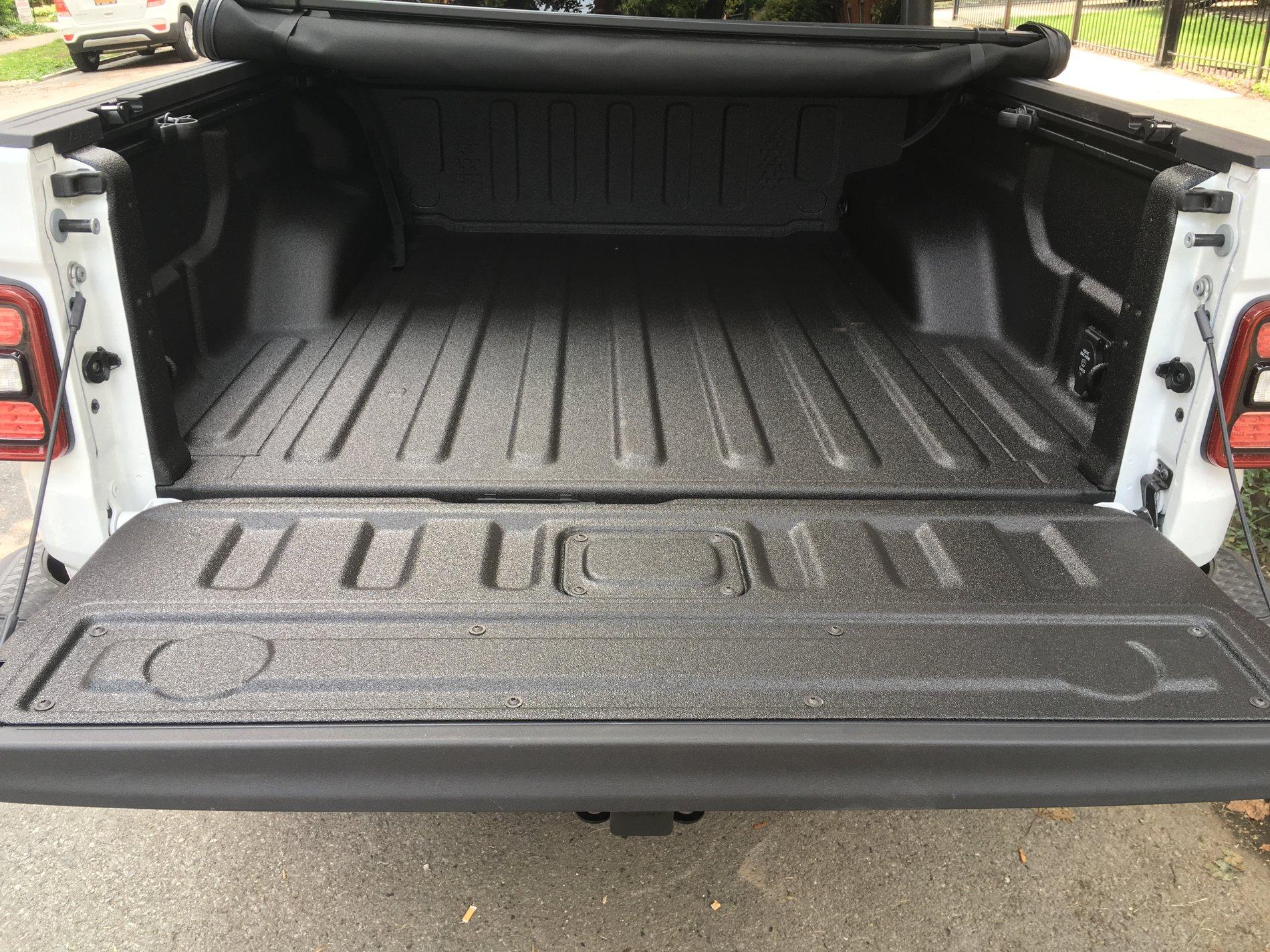 Jeep Gladiator Had Line-X spray bed liner applied IMG_1996.JPG
