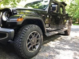 Jeep Gladiator Thinking tires IMG_2481
