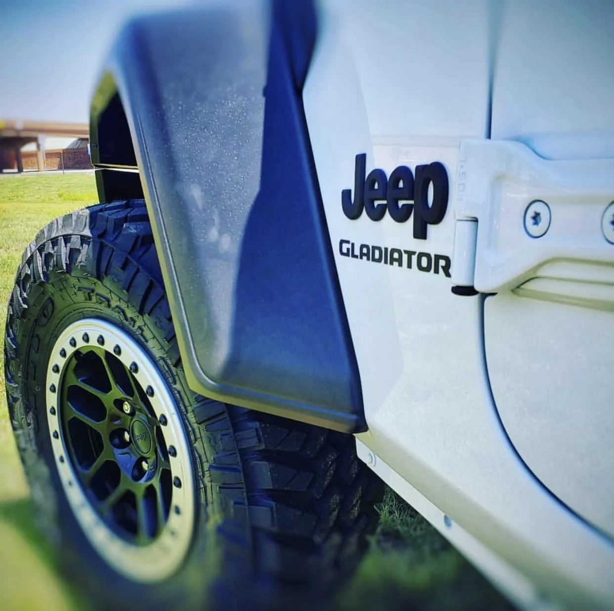 Jeep Gladiator BRIGHT WHITE Gladiator JT Club 503D5B70-FFB6-414B-8A29-6FDBF0B3B956