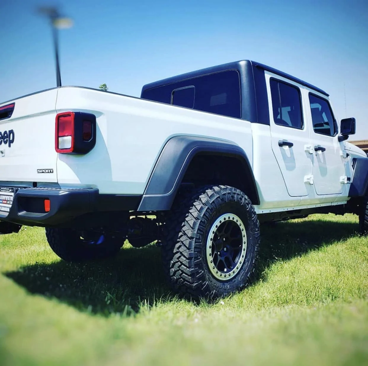 Jeep Gladiator BRIGHT WHITE Gladiator JT Club ED4CE018-9A19-42E1-83E9-F75FD54E113C