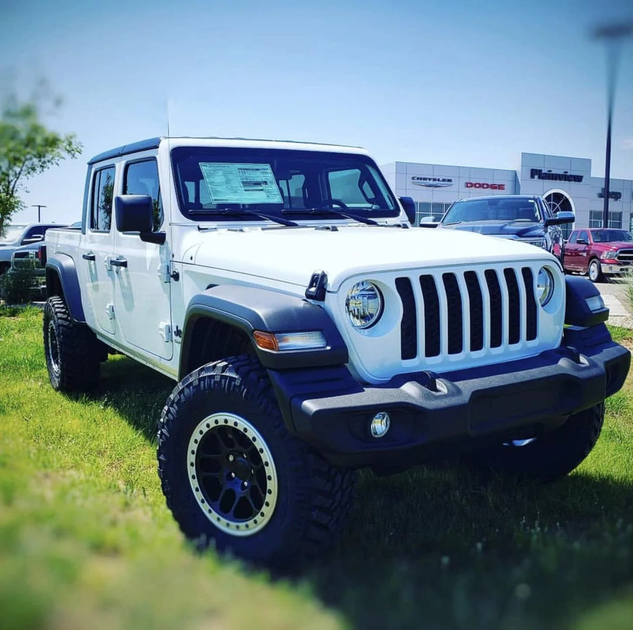 Jeep Gladiator BRIGHT WHITE Gladiator JT Club 859EF25F-8155-4196-80C4-2D0AD61346D9