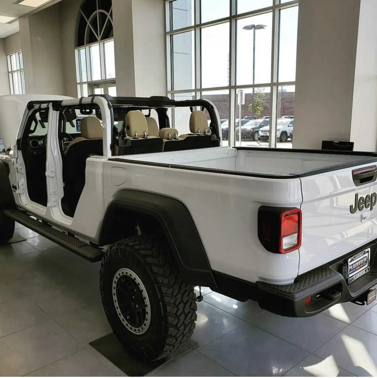 Jeep Gladiator BRIGHT WHITE Gladiator JT Club CA28C830-AFD8-4683-9CB5-D44AF7B846F3