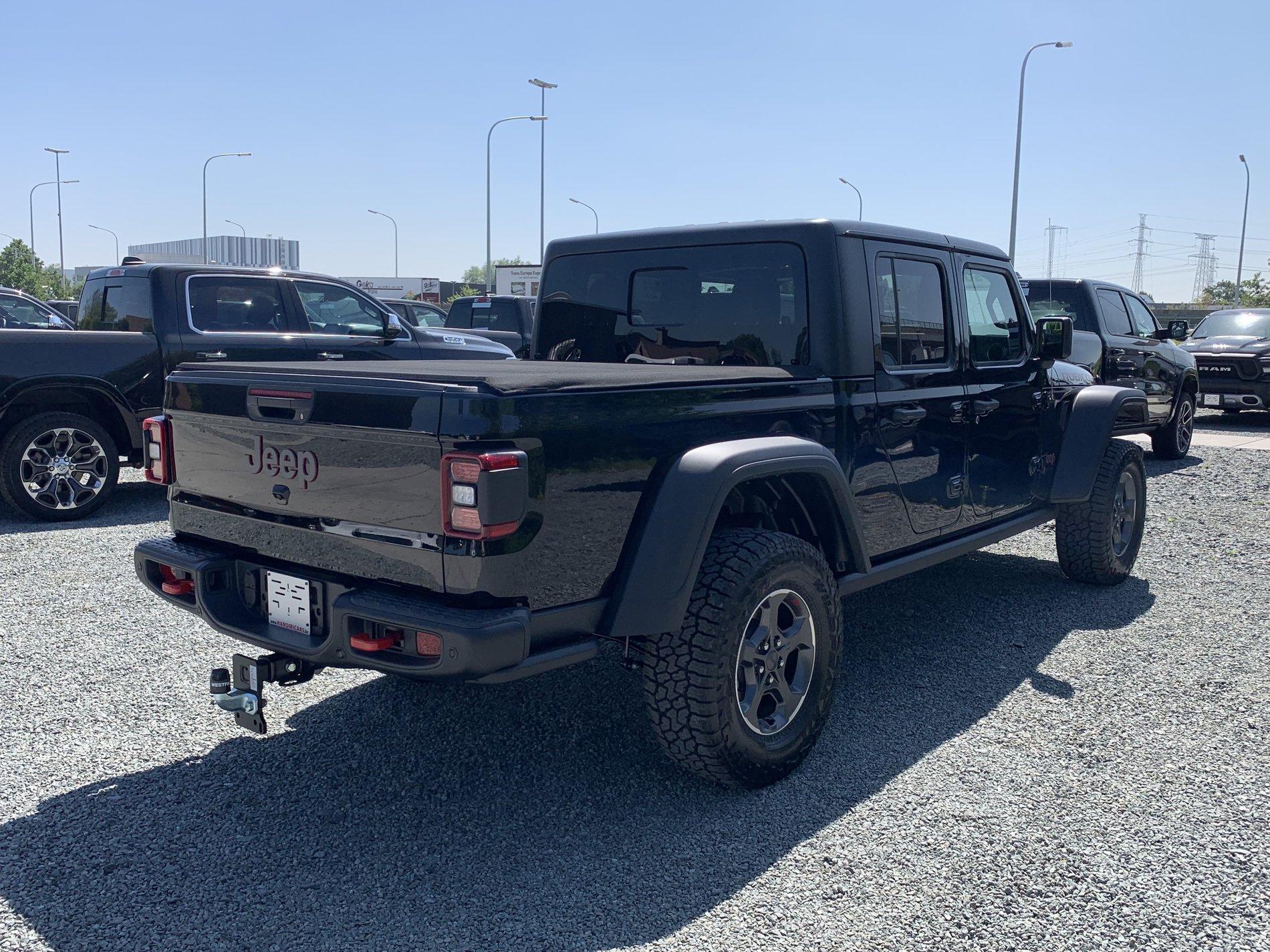 Jeep Gladiator Black Jeep of the Pack IMG_6590.JPG