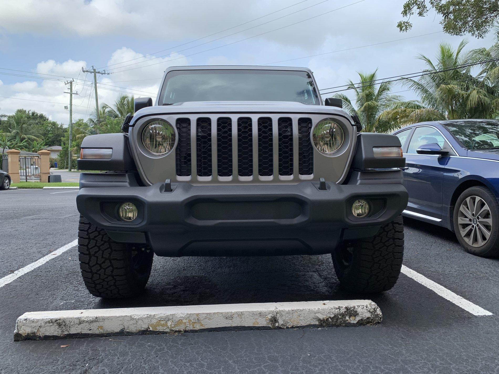 Jeep Gladiator Selling JK Front Stock Bumper 0F73FEF6-93C5-4113-9F65-DCF6803830DA