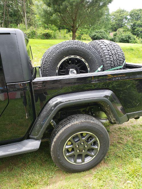 Jeep Gladiator Overland Tires Wheels and Running Boards 20190606_124911