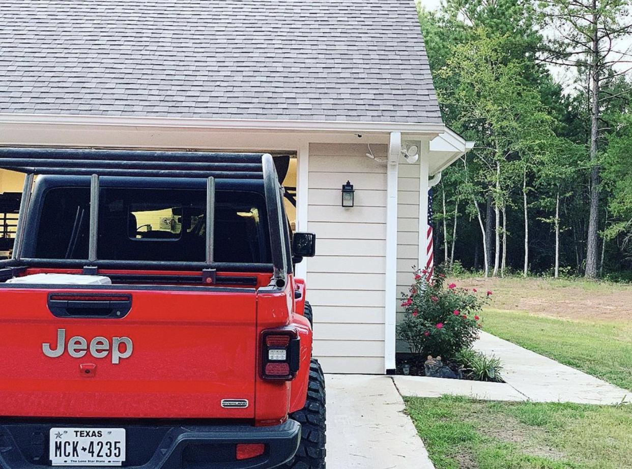 Jeep Gladiator FIRECRACKER RED Gladiator JT Club 37A4C24B-019C-4939-A51B-9A27079F4E51