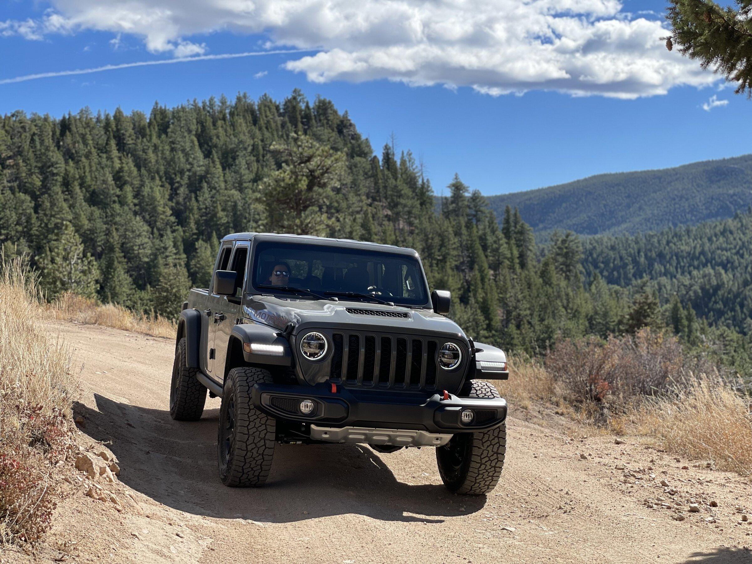 Jeep Gladiator Rocky Mountain High Mojave E746CC4E-787F-4950-A965-8C648E3C1A02