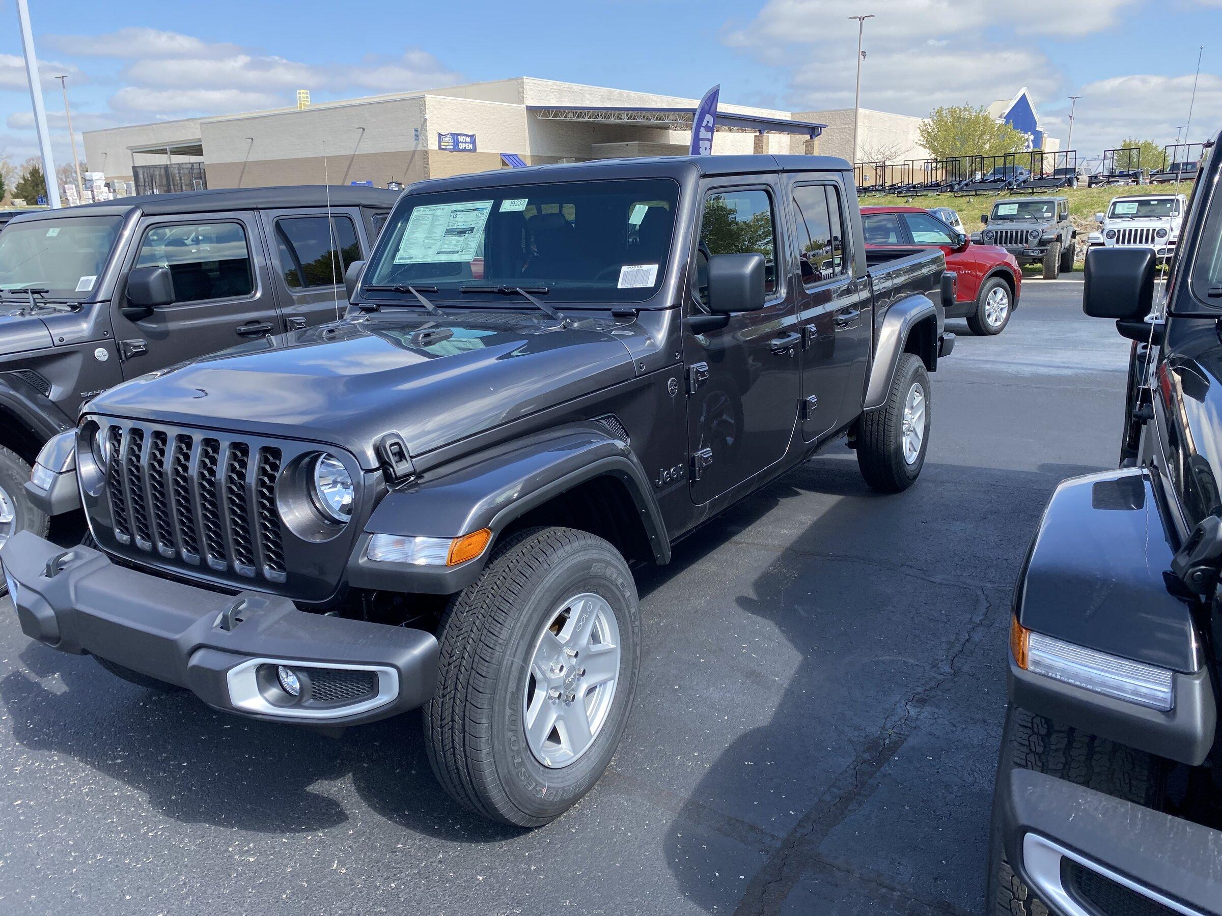 Jeep Gladiator Gupton Motors up to 8% below invoice 6E3D9ECB-E054-4137-9D3C-D49E4E4CB616