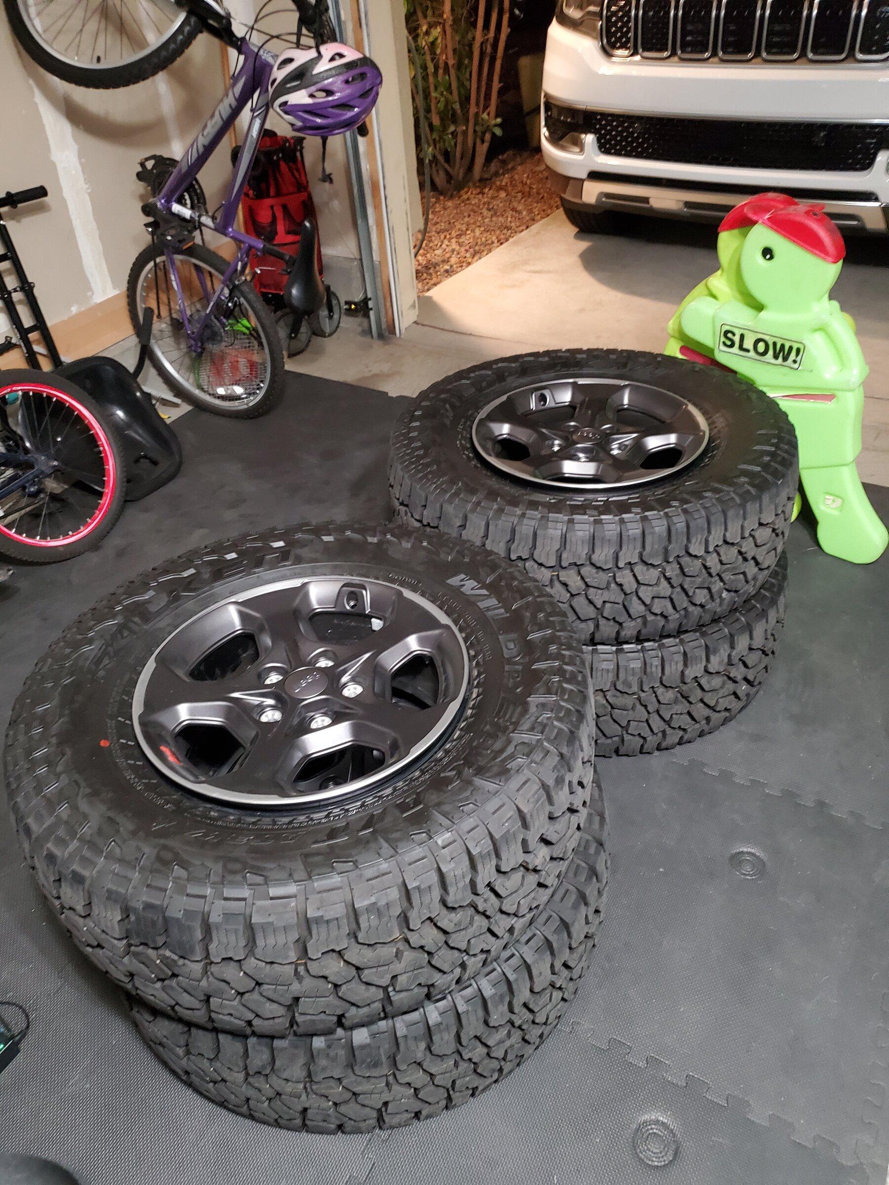 Jeep Gladiator 2022 Rubicon wheels tires 20220331_204550