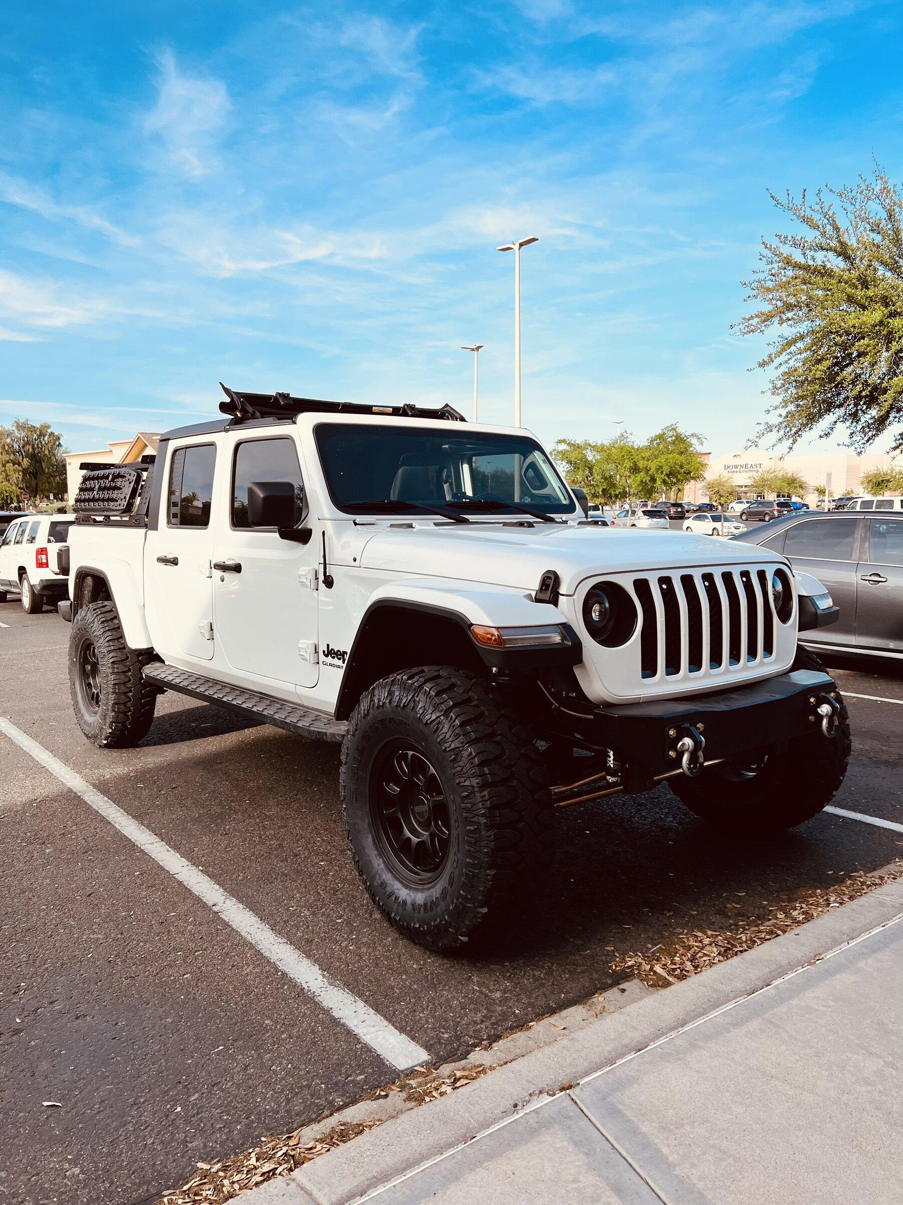Jeep Gladiator Sport hood trade + cash for Rubicon hood - Bright White 54D635D4-A2ED-48EC-8F71-8BF112E1A03F