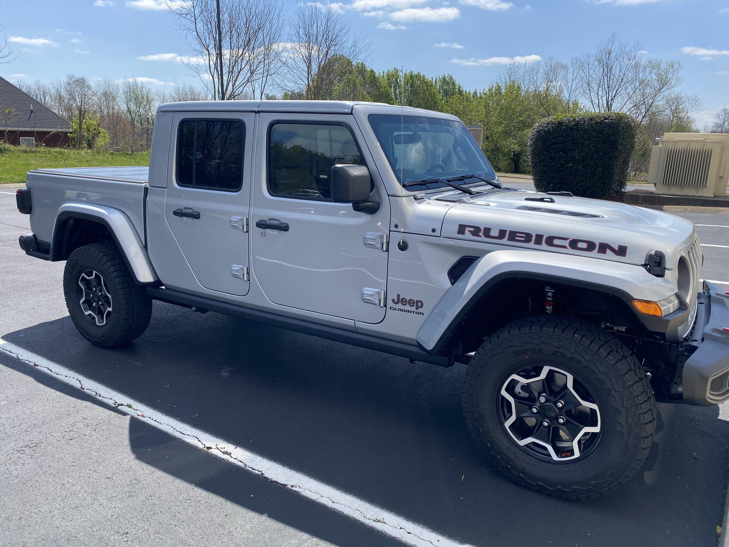 Jeep Gladiator SILVER ZYNITH Gladiator JT Club BD49F441-F637-4E83-A266-A6665E338BA7