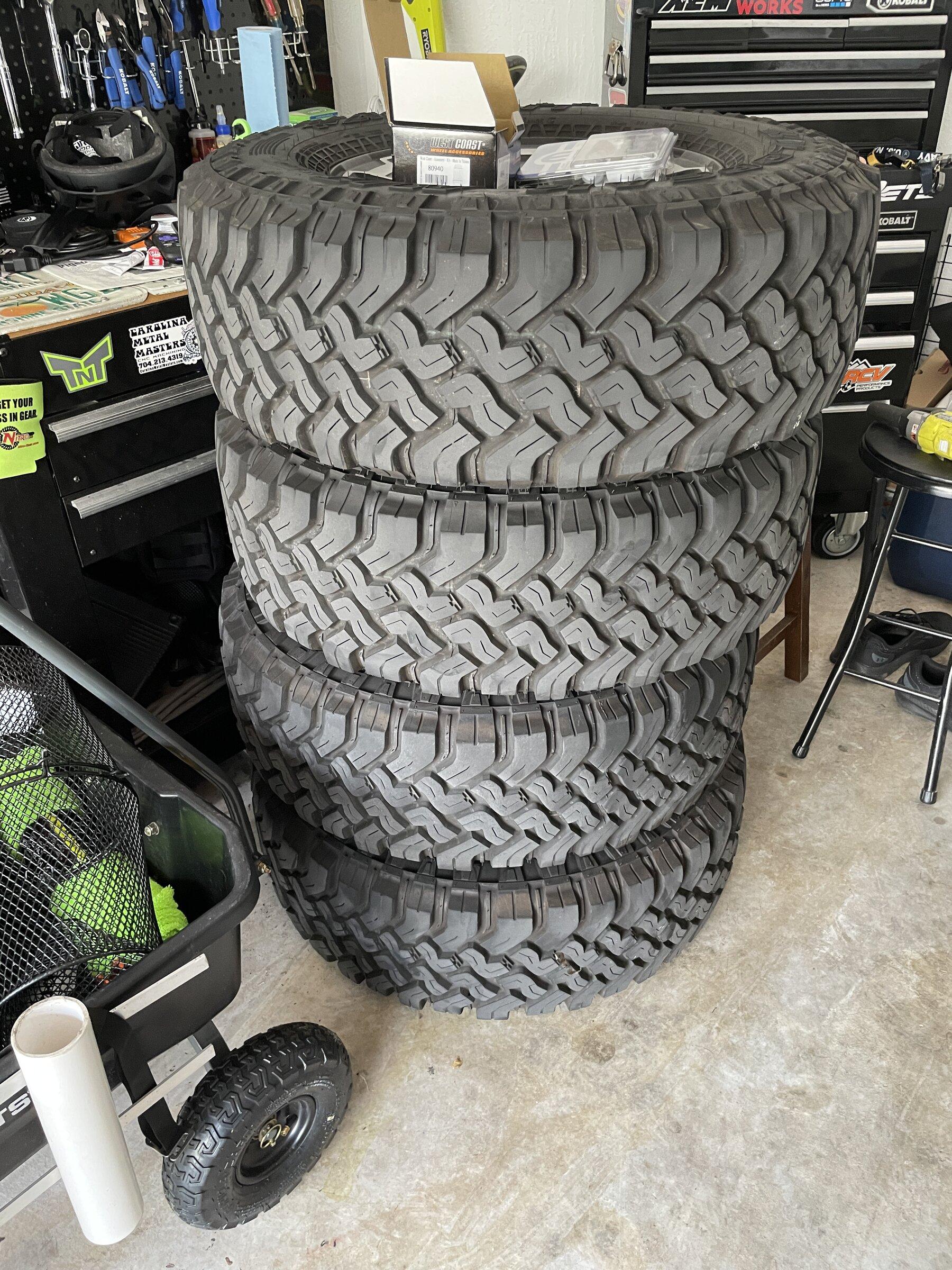 Jeep Gladiator Mojave wheels and tires IMG_2965.JPG