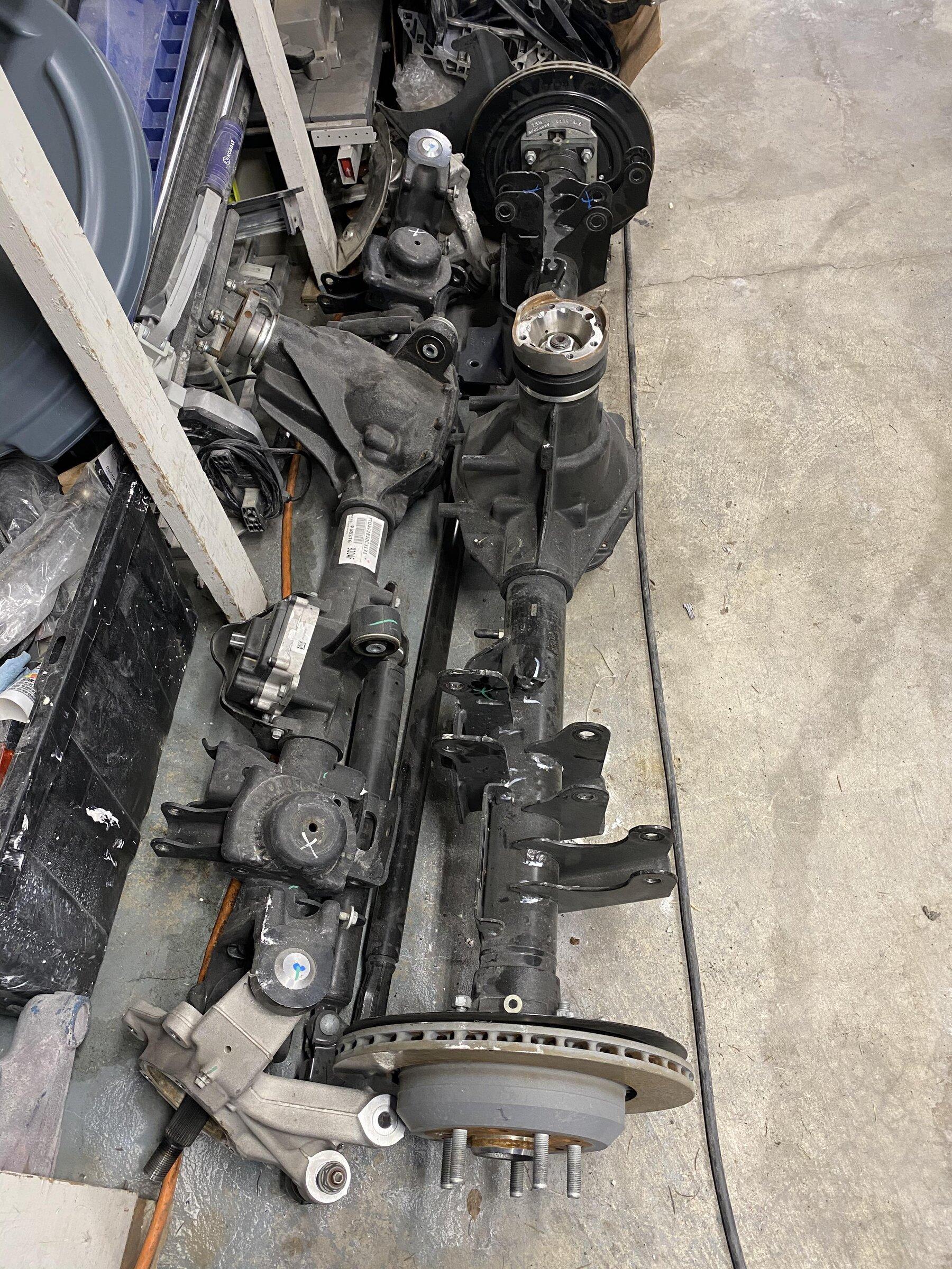Jeep Gladiator 2021 Jeep Gladiator Front & Rear Axle 2