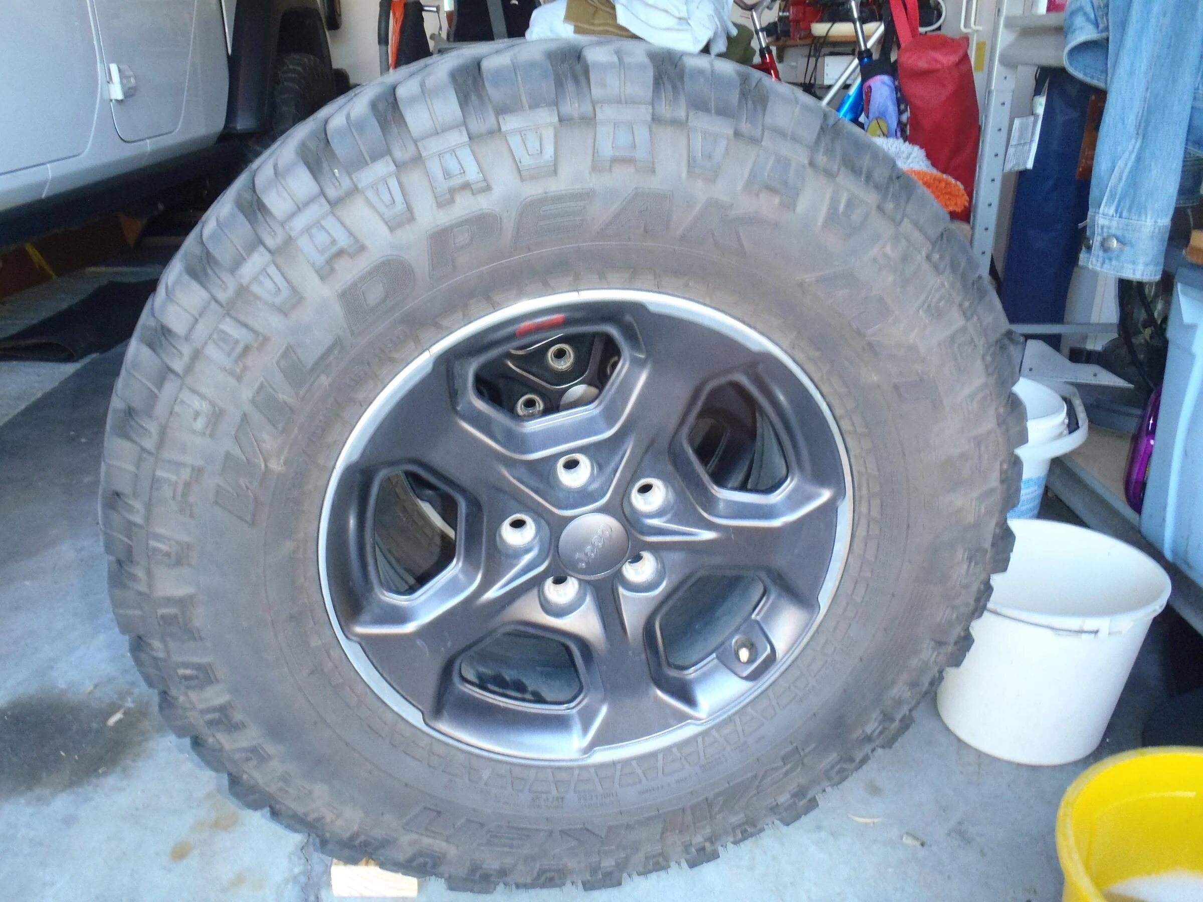 Jeep Gladiator NWFL 4 mounted Falken MT on Rubicon rims and the spare. P3280067