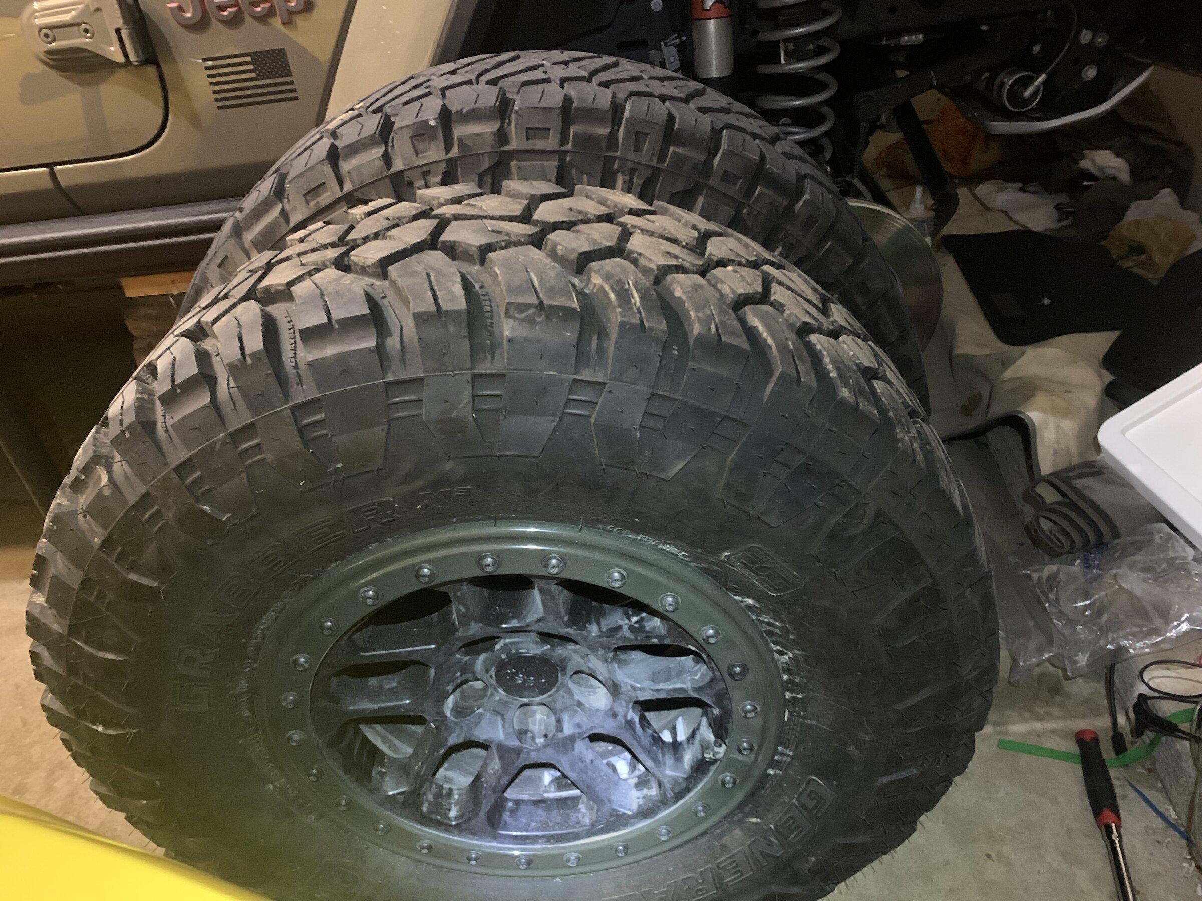 Jeep Gladiator QQ: If 35s weigh the same as 37s tire, I imagine damage is the same also 1CABC81A-0E6A-41C0-B52B-C124547AF5D9