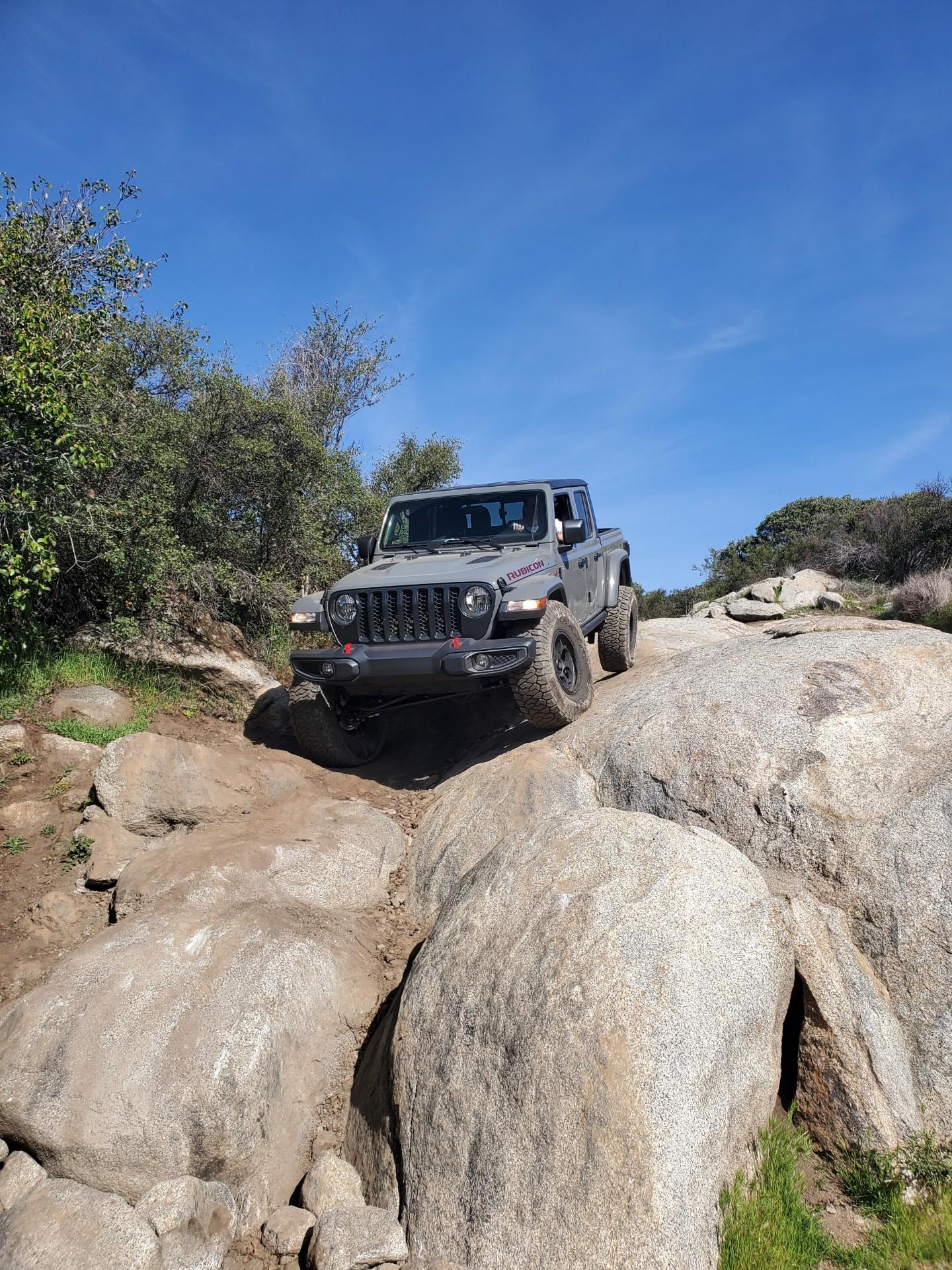 Jeep Gladiator STING GRAY Gladiator JT Club 821D7F85-9293-41AE-8F96-9FEC0799A41B