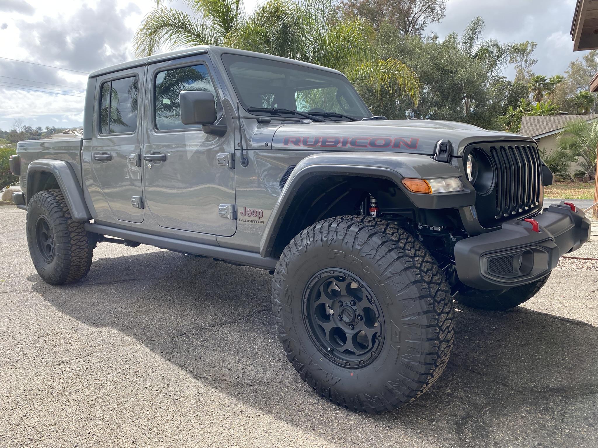 Jeep Gladiator STING GRAY Gladiator JT Club BD5FD7D6-A109-4085-A30D-6A67099764EA