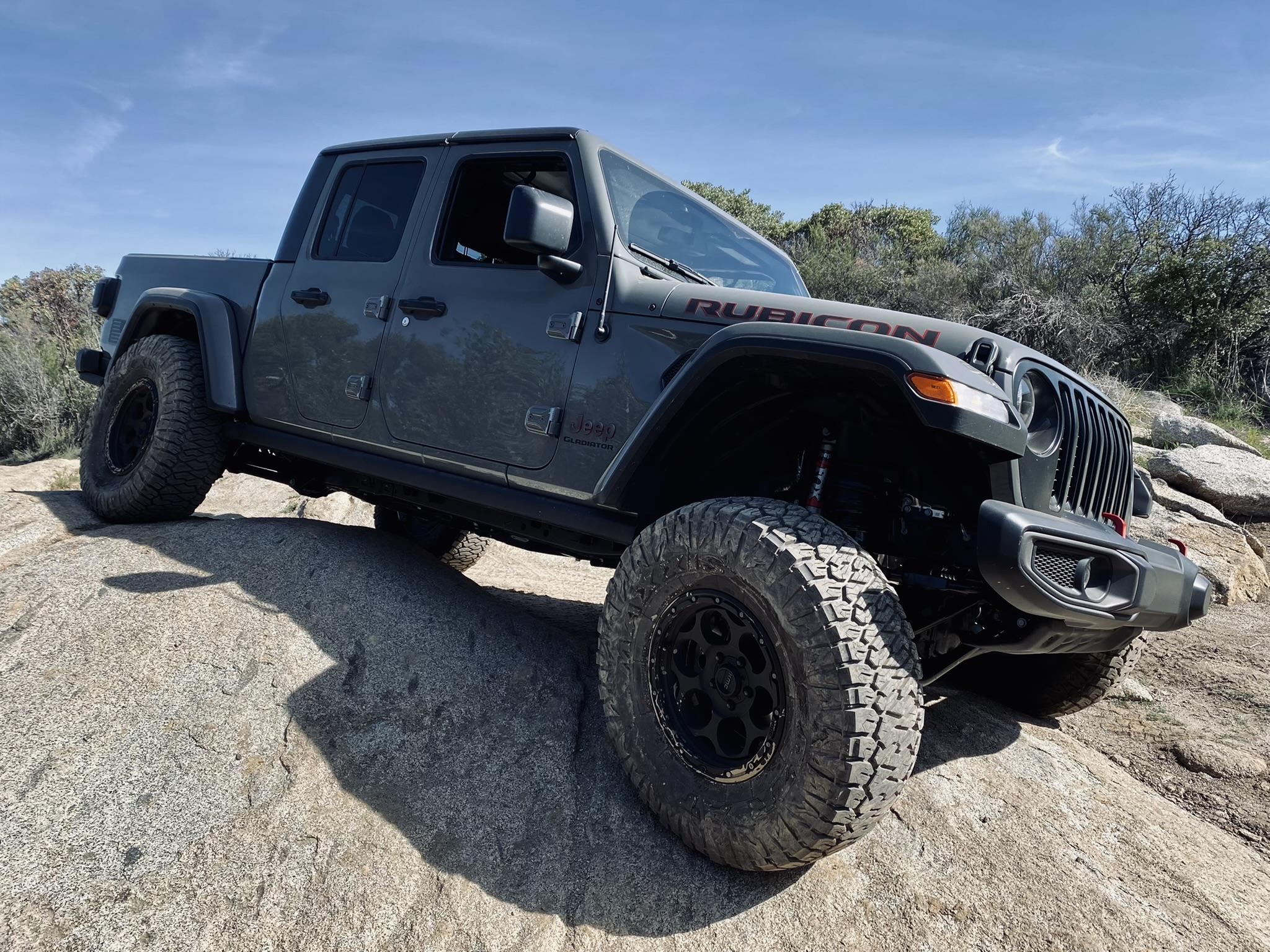 Jeep Gladiator STING GRAY Gladiator JT Club CB8E4901-4EF3-4675-AE2C-C1D2202394BD