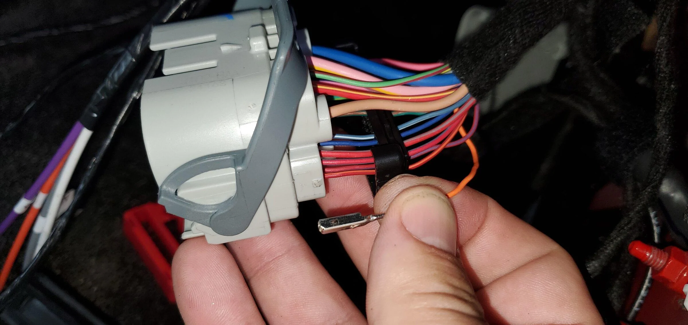 Jeep Gladiator AHHHHH!!!!WTF? Aux switch help! 20220402_073158