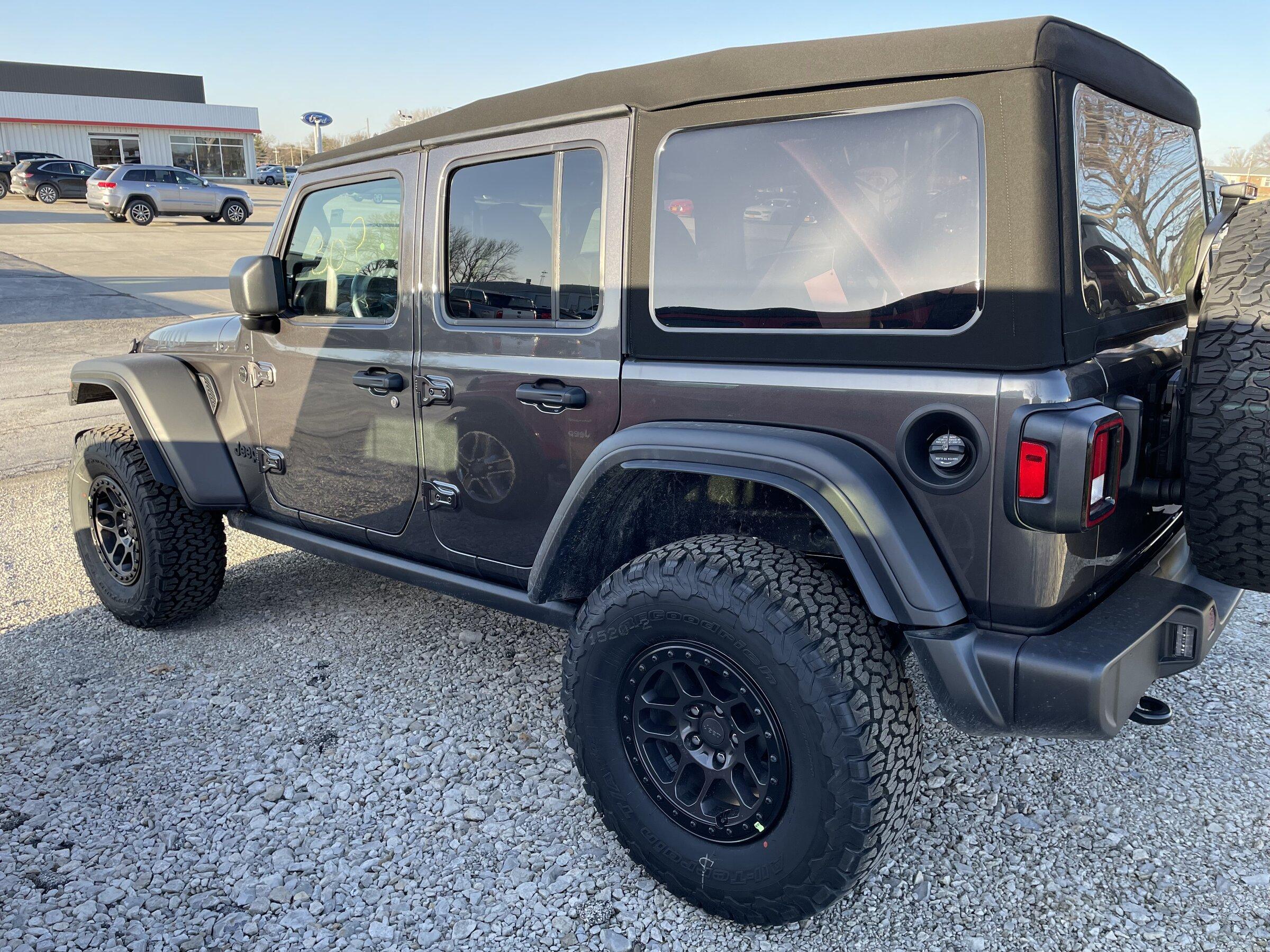 Jeep Gladiator Set of 5 Xtreme Recon Beadlock-Capable Wheels - $2000 tempImageXQR2d7