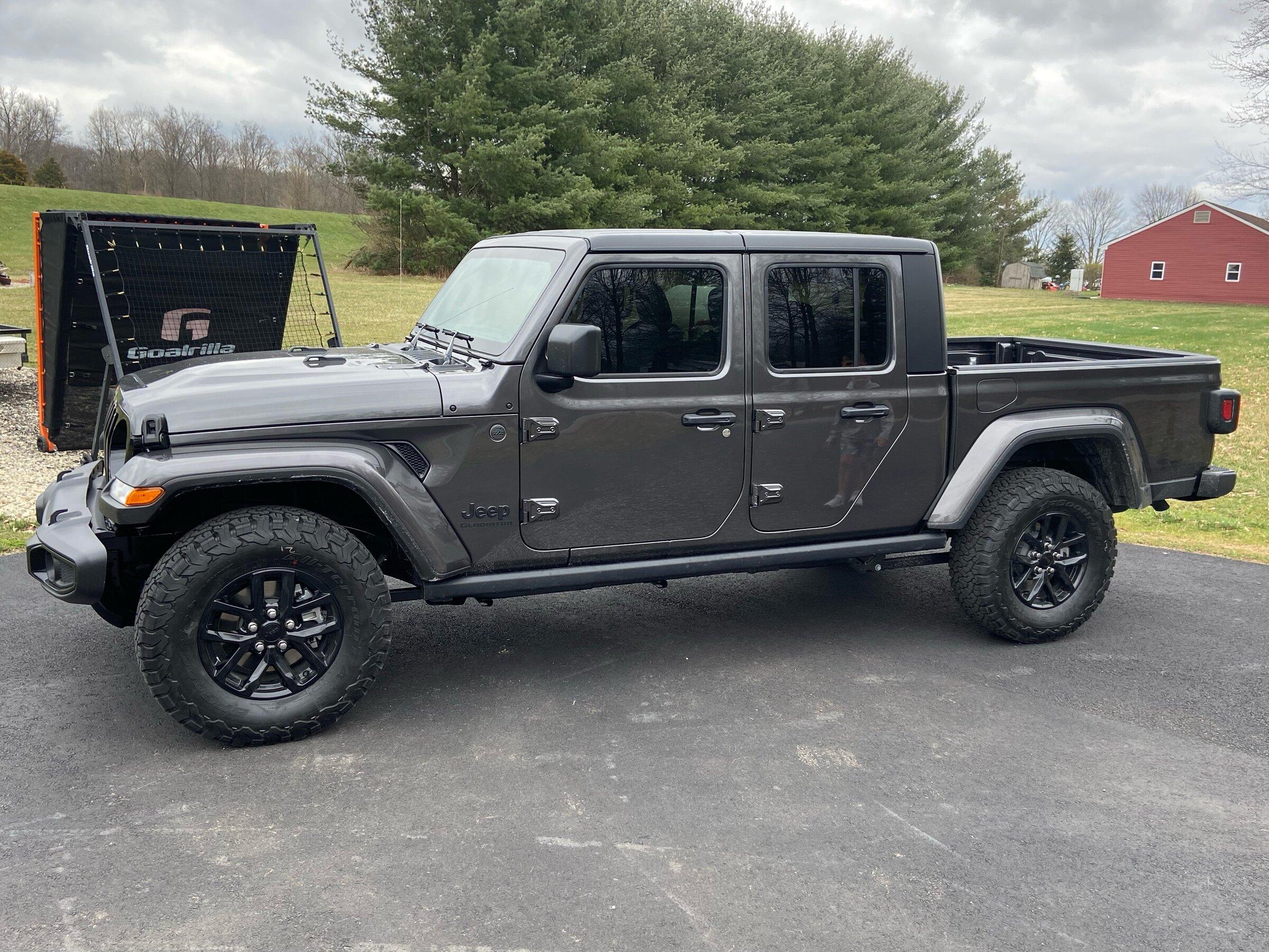 Jeep Gladiator Rubicon Suspension or just level? My J