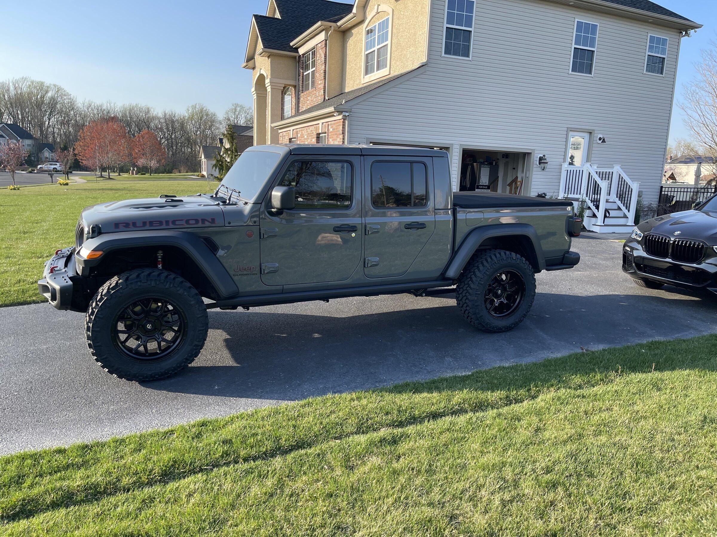 Jeep Gladiator 2021 Gladiator Rubicon MPG D59605A4-0BB9-416E-832B-D4F4114B8CDF