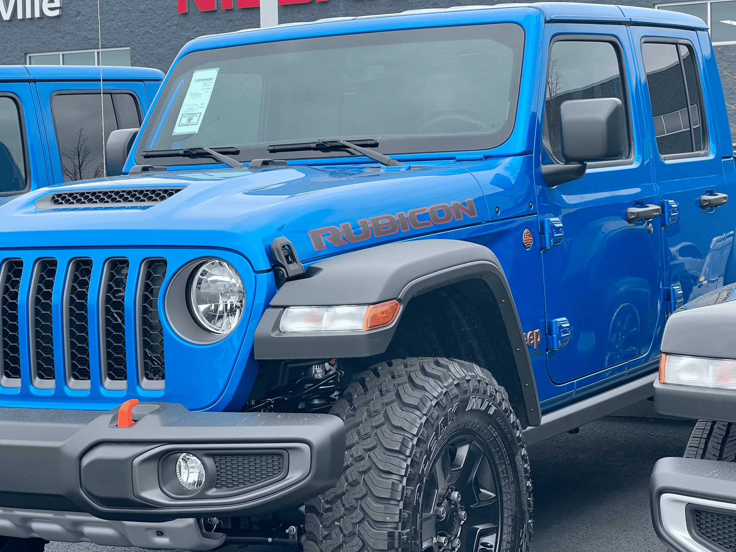 Jeep Gladiator mojave or rubicon 1649017703419