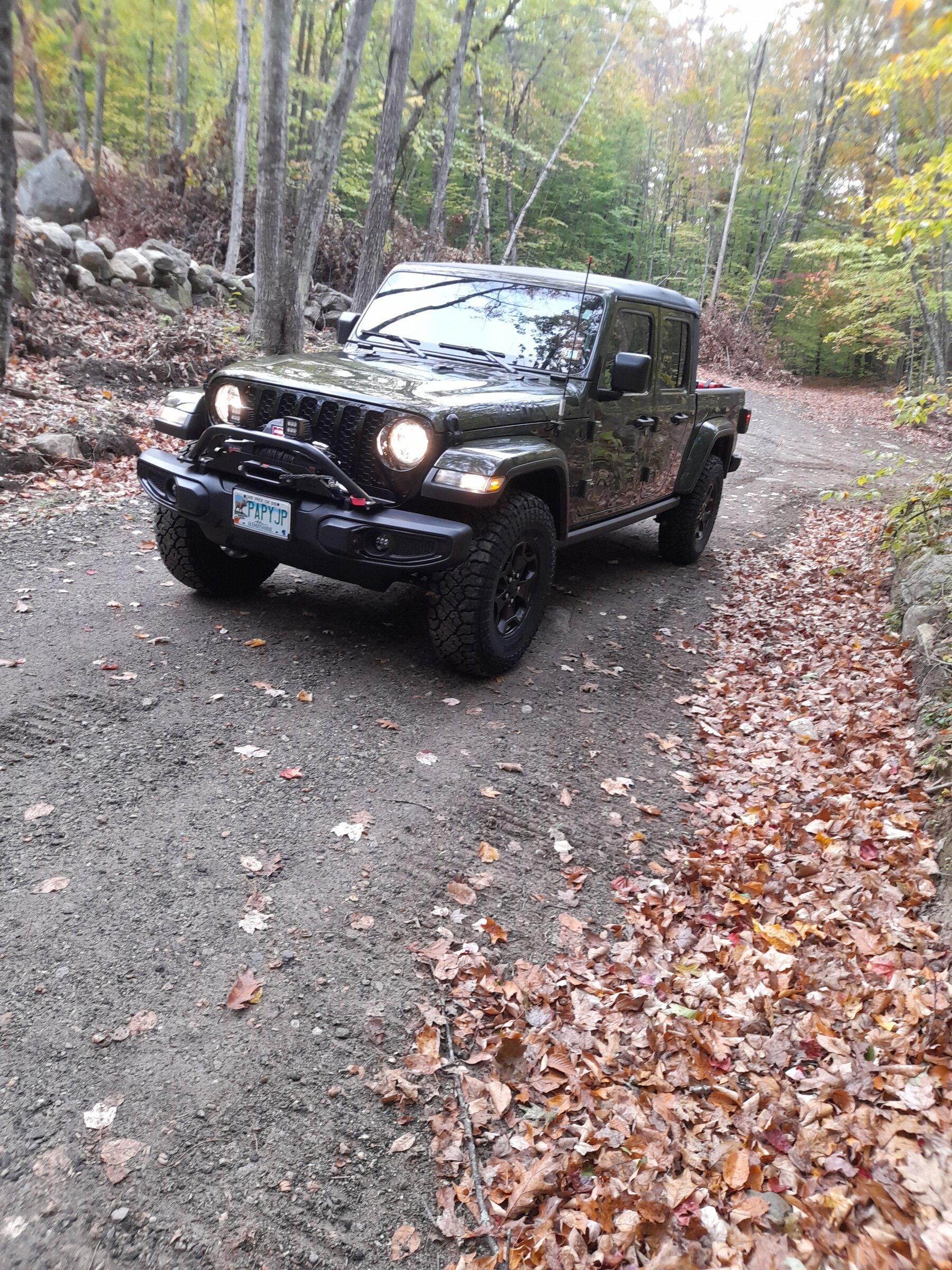 Jeep Gladiator Your thoughts on the 6 speed manual in the Gladiator? 20211021_171650