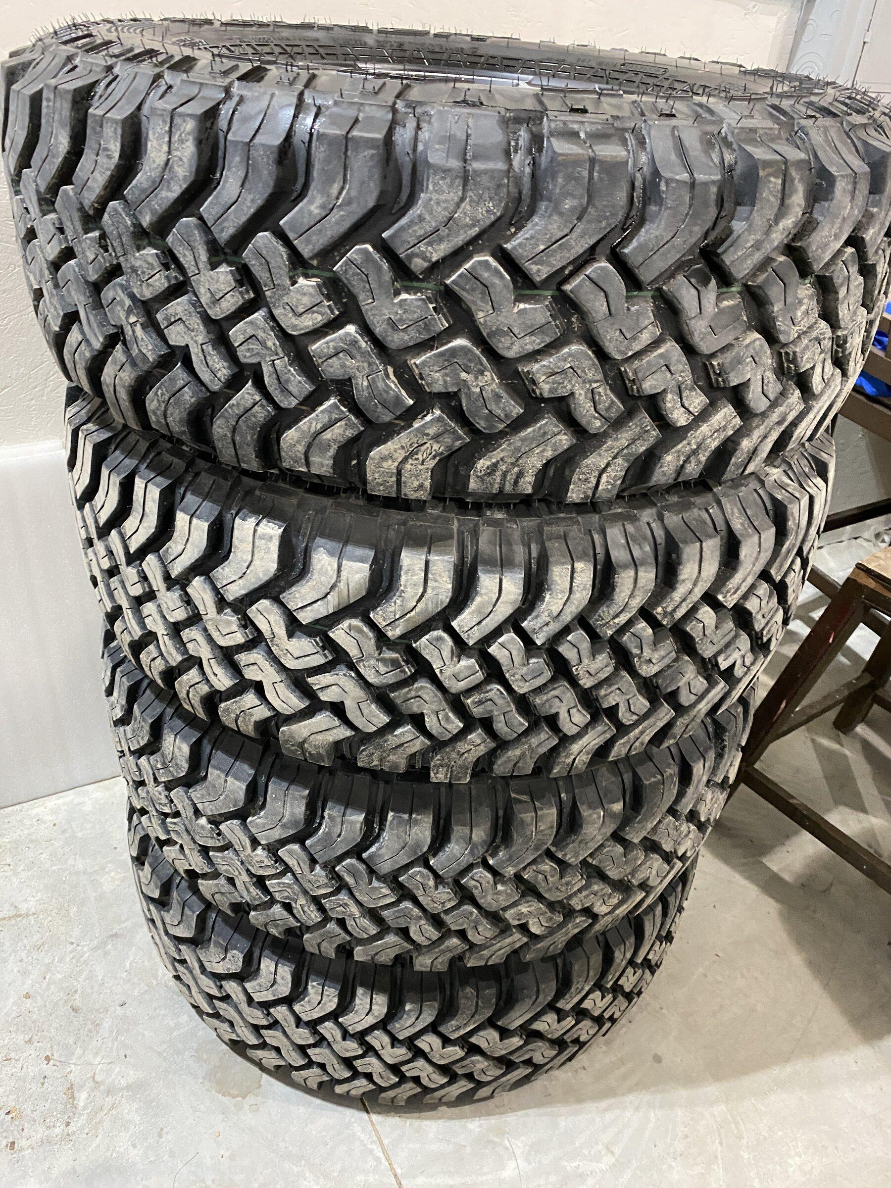 Jeep Gladiator 2021 Mojave Wheels and Tires Mojave Set Tread.JPG