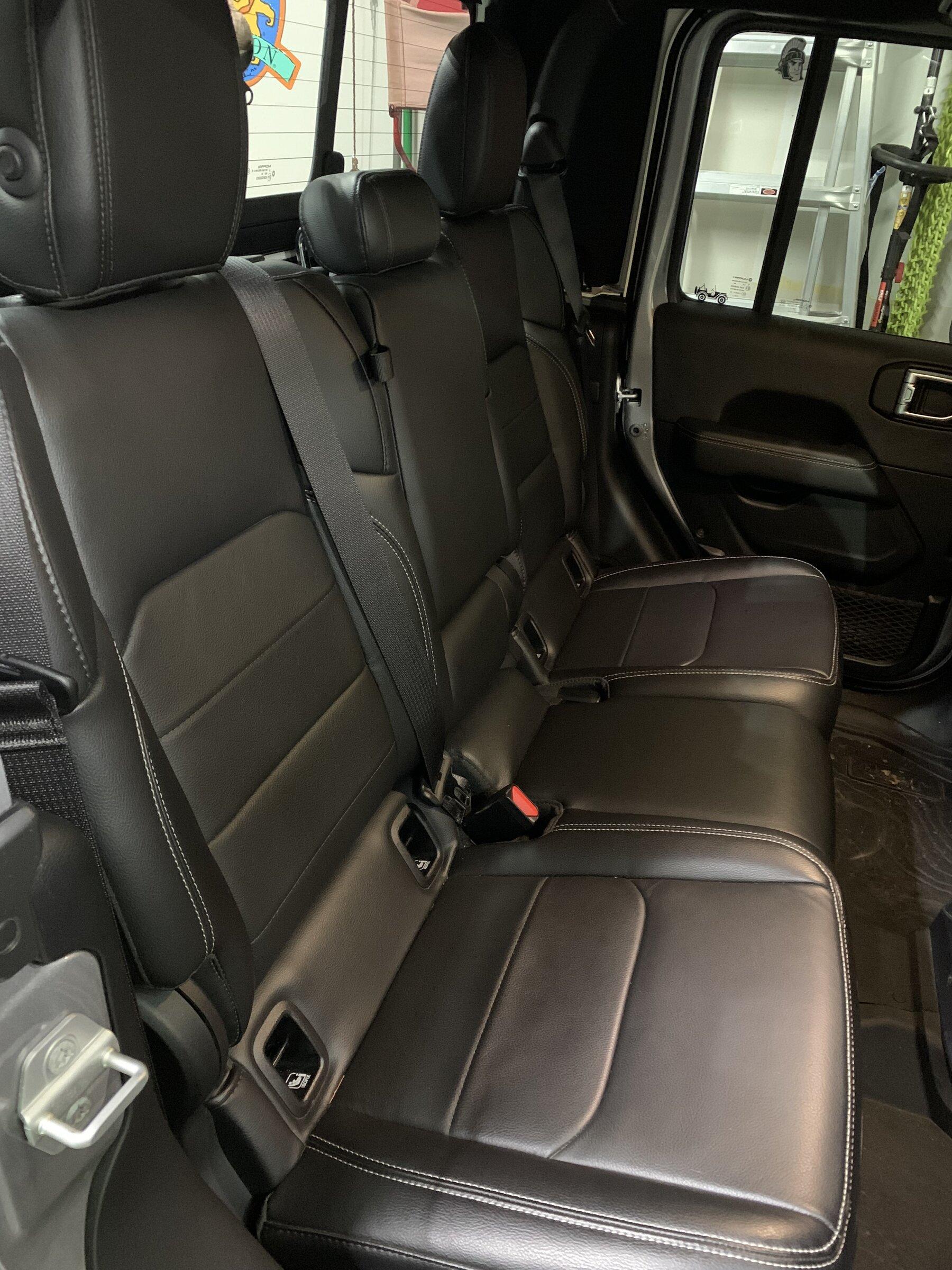 Jeep Gladiator 2020 Jeep Gladiator - Silver.  Pretty much fully loaded.  15,000 miles.  $49,900 IMG-3769