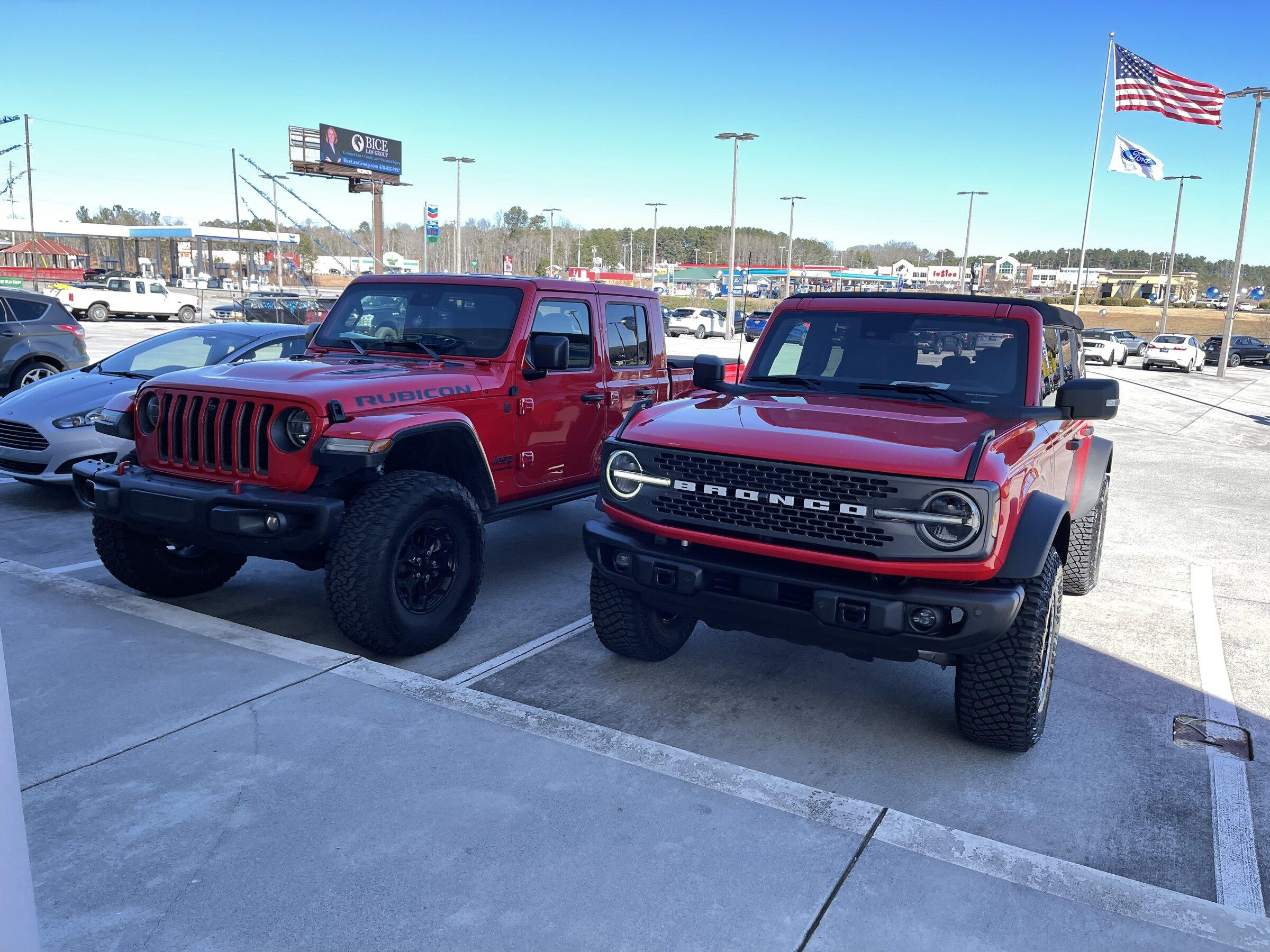 Jeep Gladiator I test drove the 2.3L 4 cylinder Bronco on Sunday E2806BFA-C91E-4689-A788-12DF203F5AC7